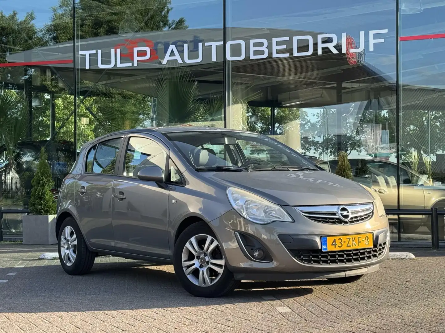 Opel Corsa 1.2-16V Cosmo 5drs org 79203km Nap Airco 1e eig Hnědá - 2