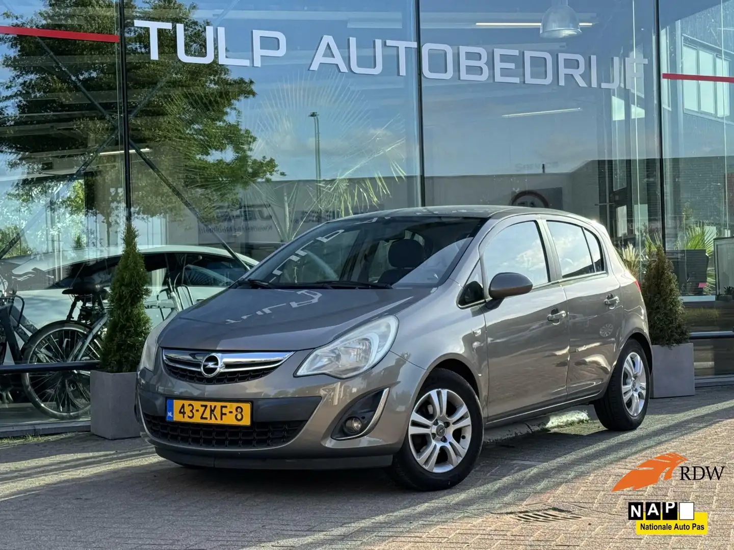 Opel Corsa 1.2-16V Cosmo 5drs org 79203km Nap Airco 1e eig Hnědá - 1