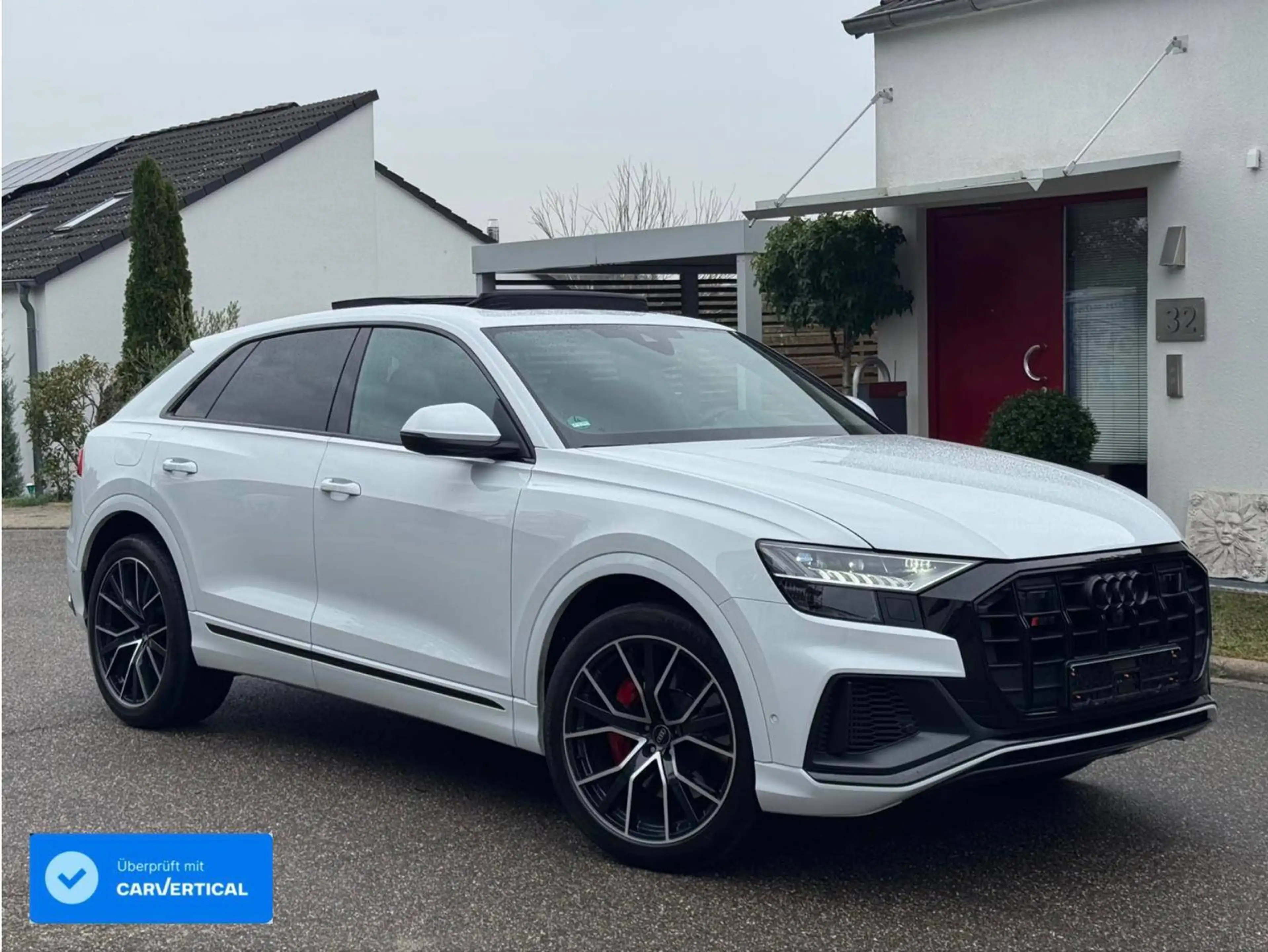 Audi SQ8 4.0 TFSI V8 quattro / Panorama / Matrix / Bang&Olufsen / HUD / AHK / Standheizung / unfallfrei / Garantie