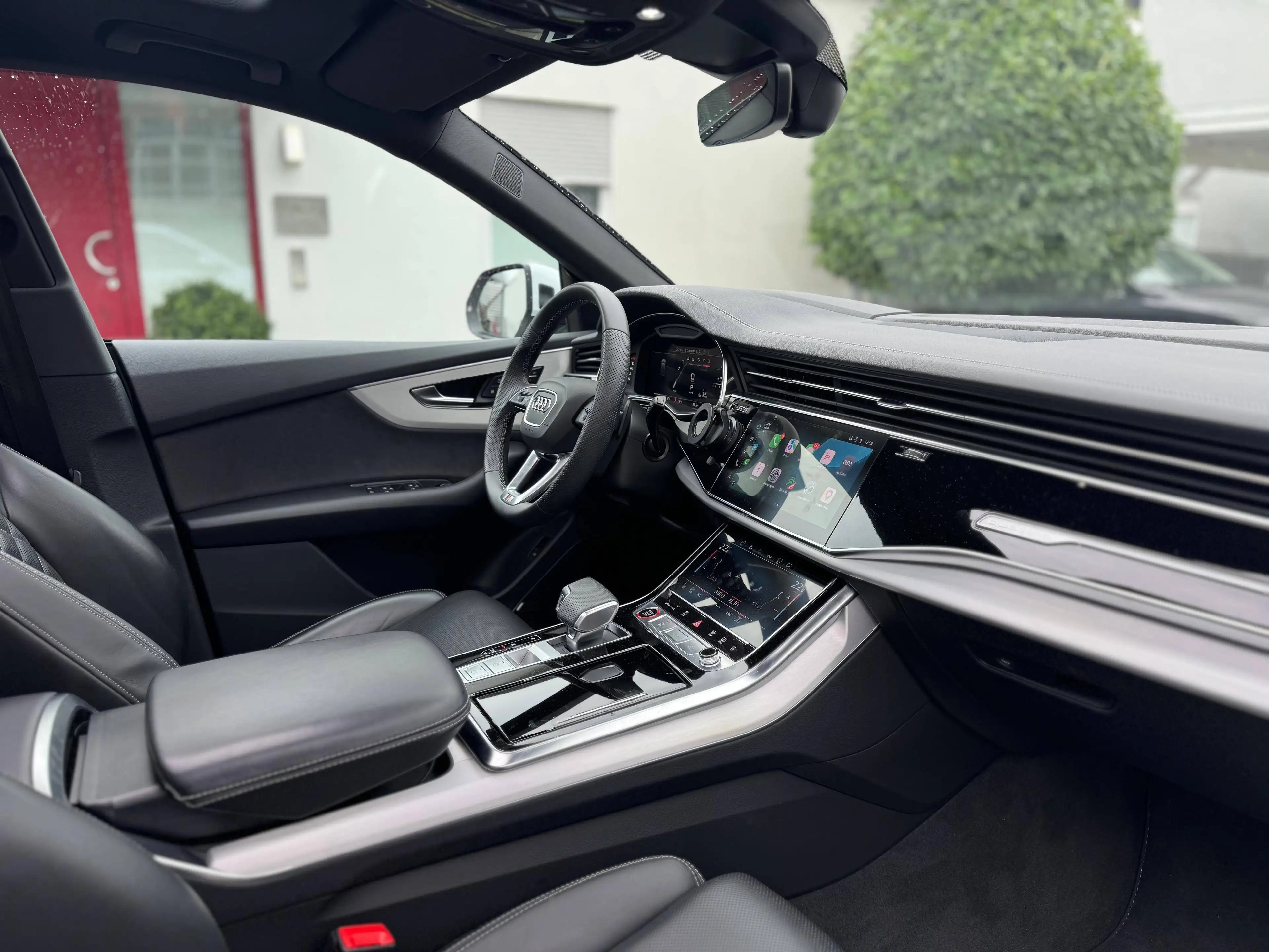 Audi SQ8 4.0 TFSI V8 quattro / Panorama / Matrix / Bang&Olufsen / HUD / AHK / Standheizung / unfallfrei / Garantie — photo 4