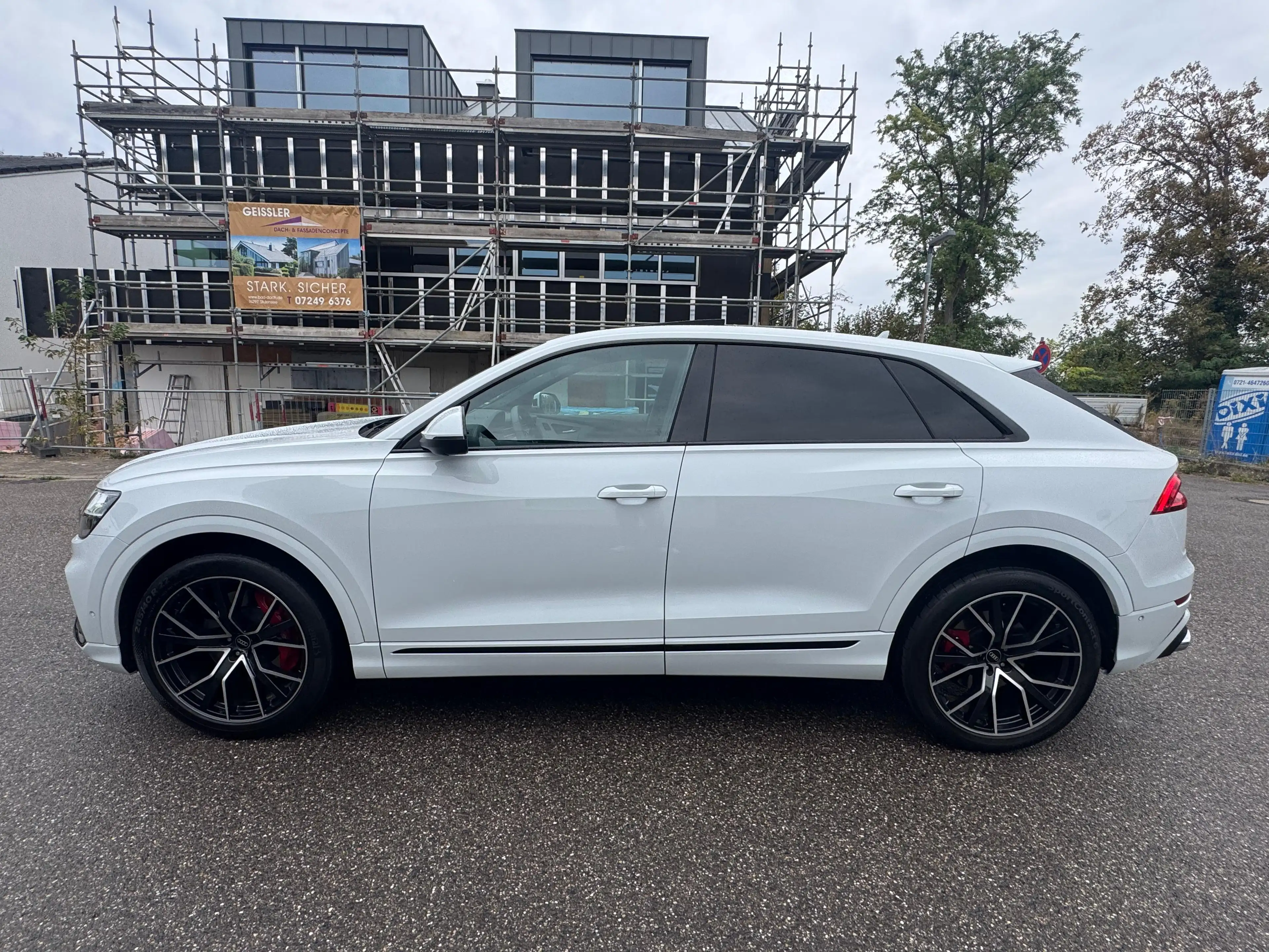 Audi SQ8 4.0 TFSI V8 quattro / Panorama / Matrix / Bang&Olufsen / HUD / AHK / Standheizung / unfallfrei / Garantie — photo 15