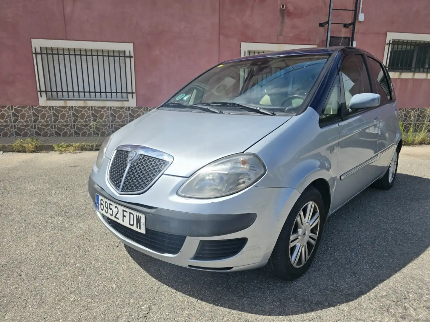Lancia MUSA 1.4 16v Platino DFN Gris - 2