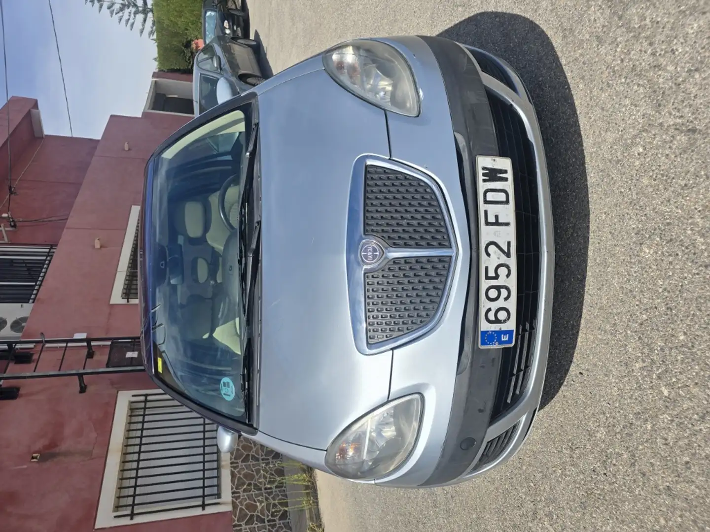 Lancia MUSA 1.4 16v Platino DFN Gris - 1