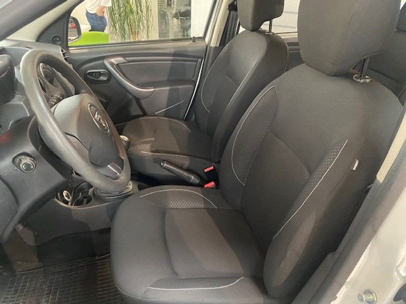 Dacia Duster I Laureate 1.6 SCe 4x4 — photo 13