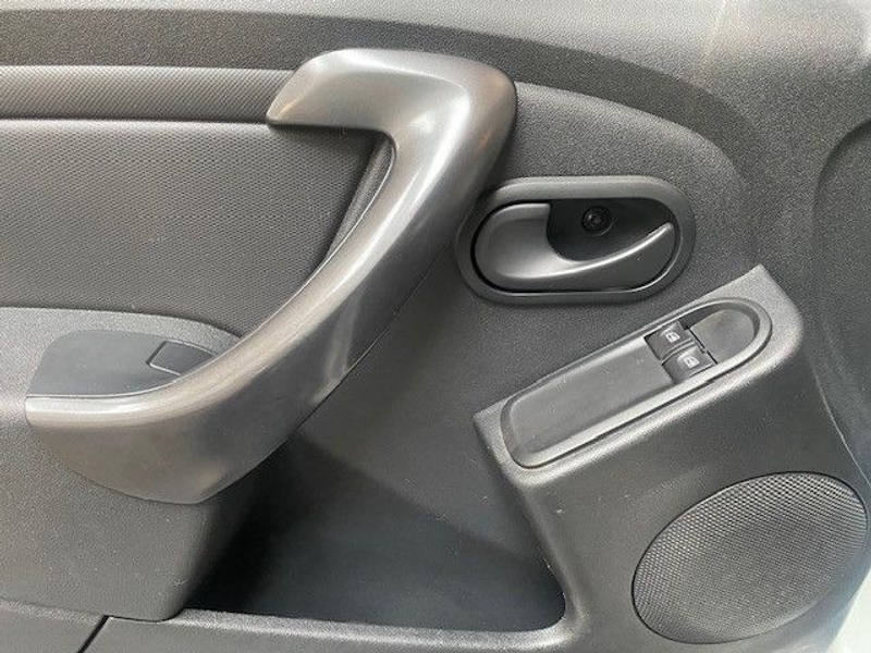 Dacia Duster I Laureate 1.6 SCe 4x4 — photo 14