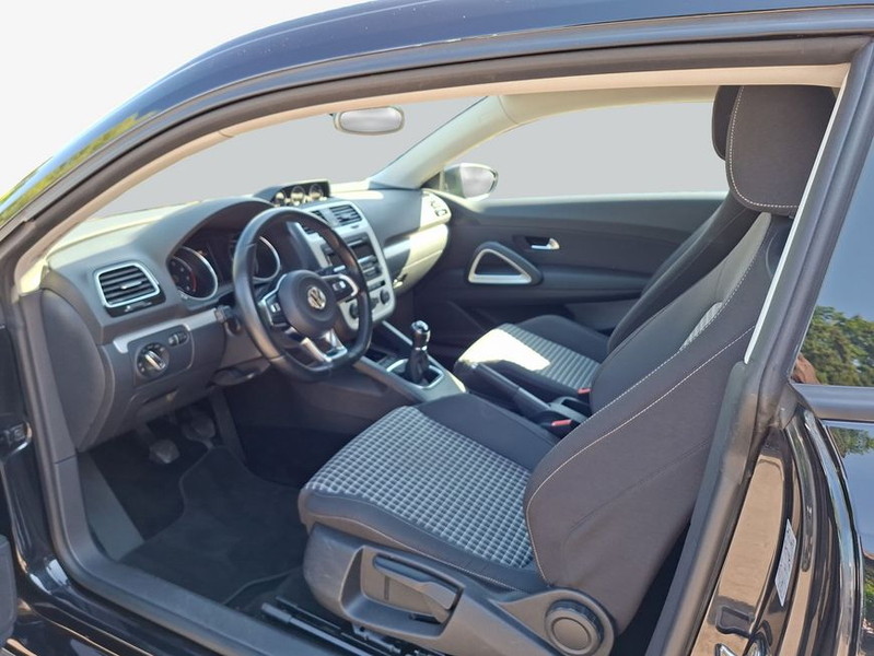 Volkswagen Scirocco 1,4 TSI CLIMATRONIC PDC GRA SHZ 17'' — photo 9