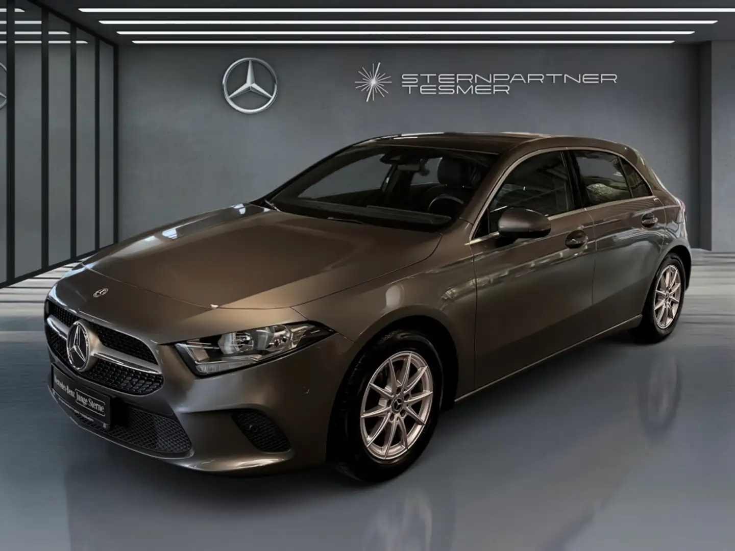 Mercedes-Benz A 160 Carbon+MBUX+Progressive+CarPlay+SHZ+PDC Grau - 1