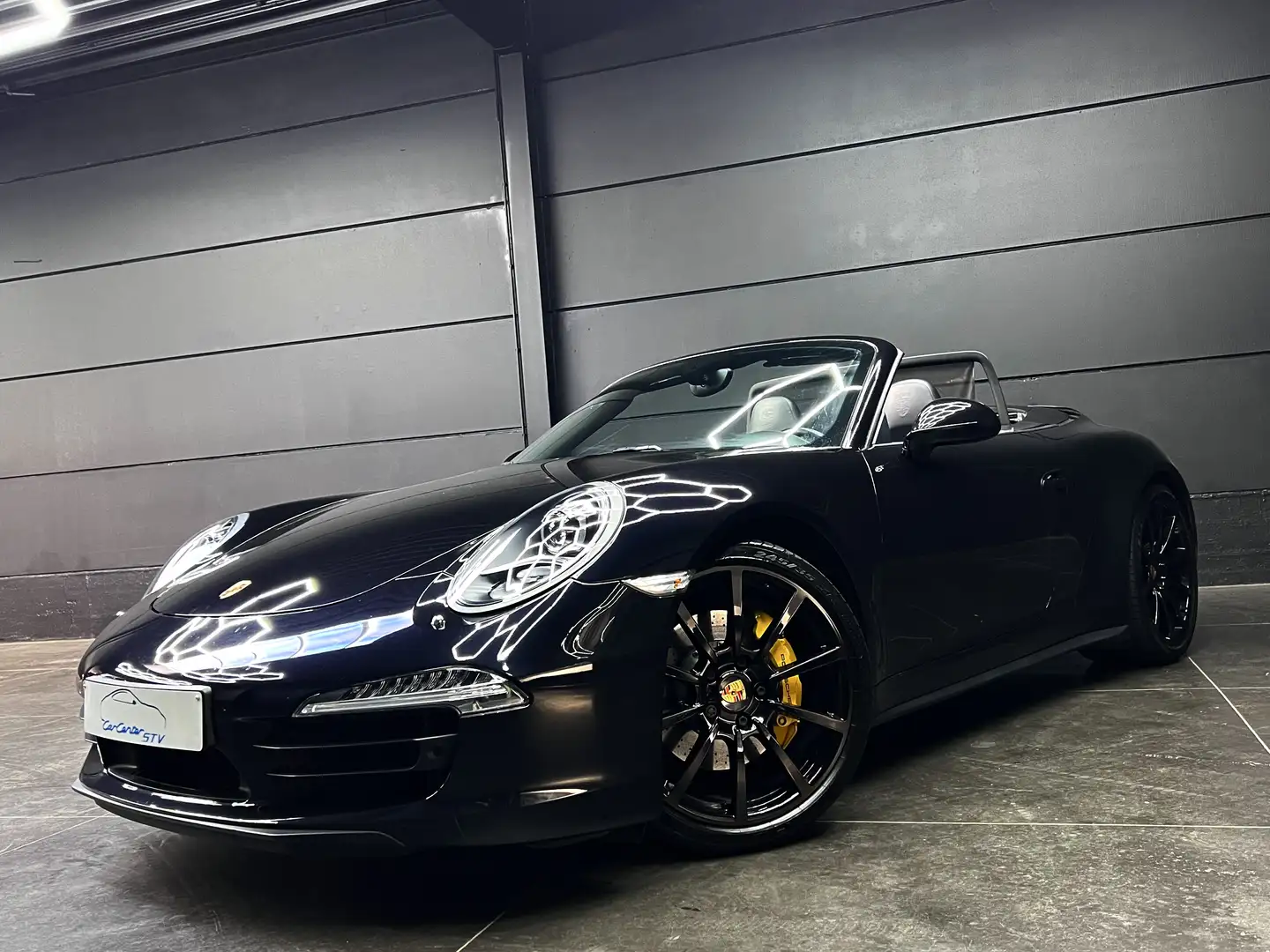 Porsche 991 Carrera 4S Cabriolet GTS Powerkit / Ceramic br. / Schwarz - 1