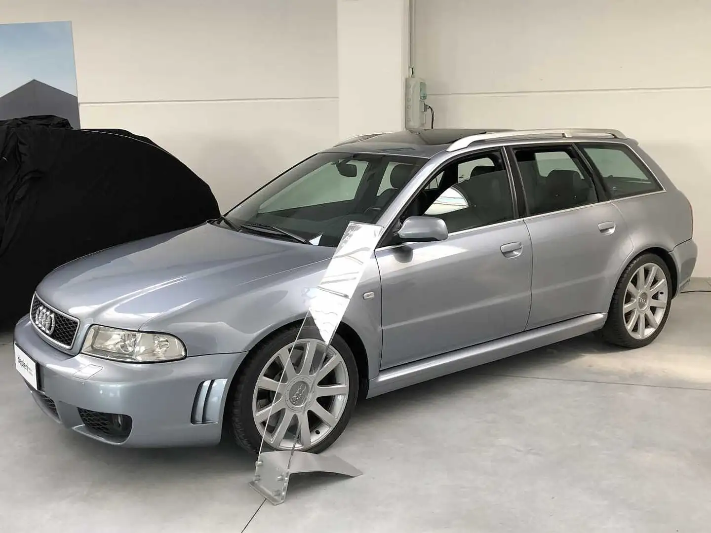 Audi RS4 avant Сірий - 1