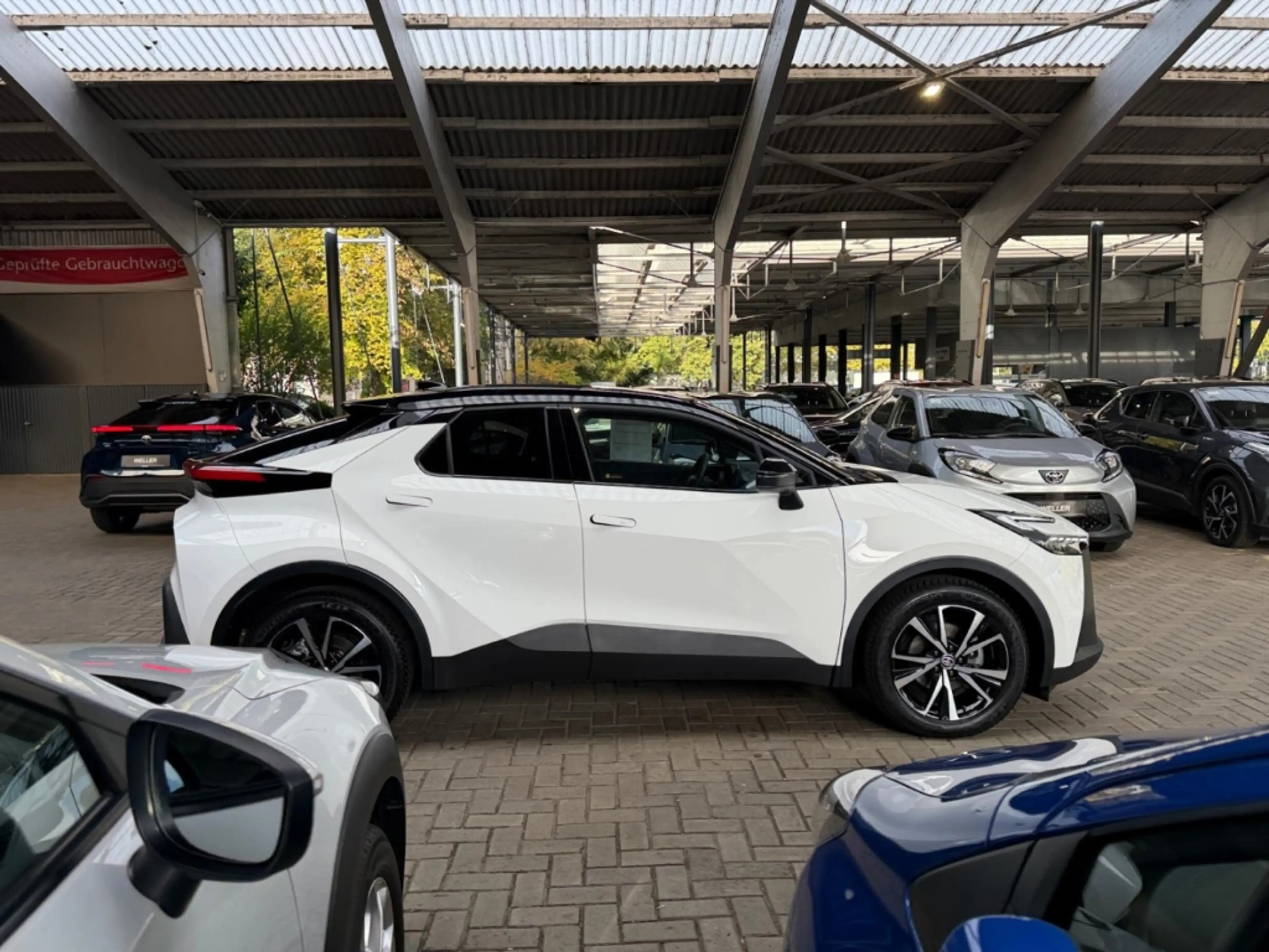 Toyota C-HR 1.8 Hybrid Teamplayer *Technik Paket*CAM*SHZ* — photo 10