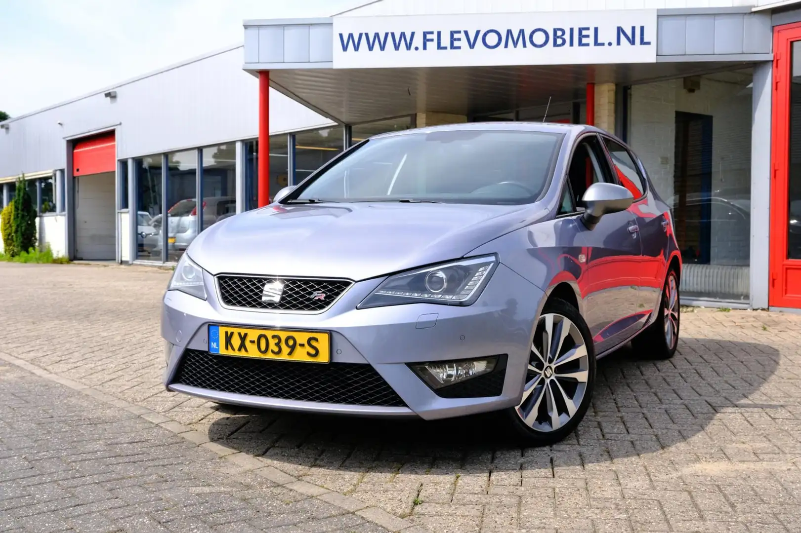 SEAT Ibiza 1.0 EcoTSI FR Connect 5-drs Xenon|Navi |Sportstoel Grijs - 1
