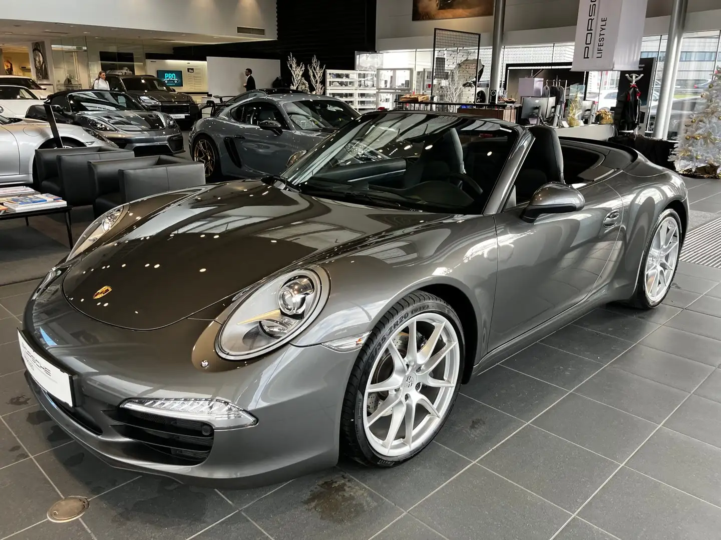 Porsche 911 Carrera Cabrio (991) Grau - 2