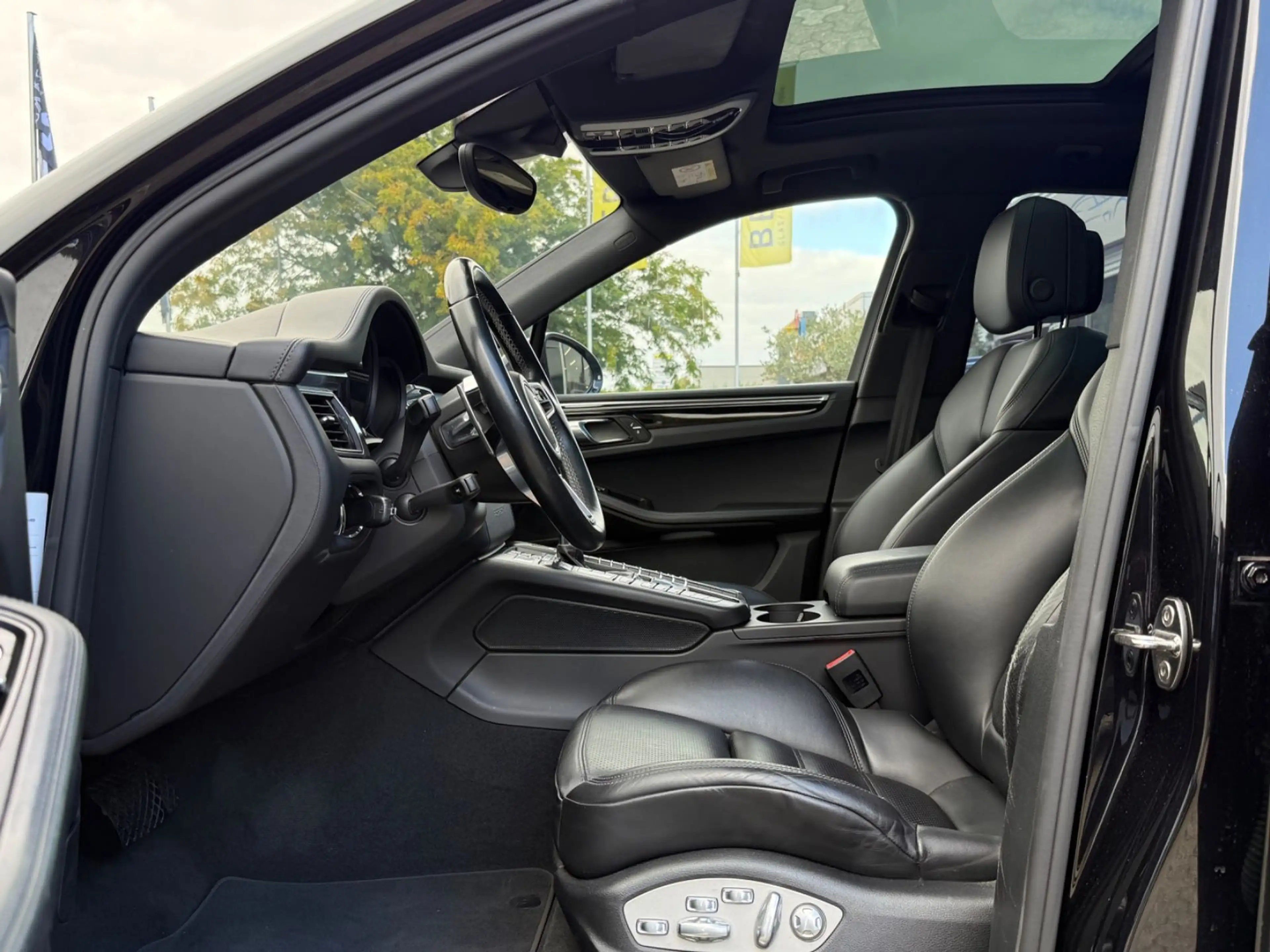 Porsche Macan S Diesel *360°*PANO*ACC*BOSE*AHK — photo 11