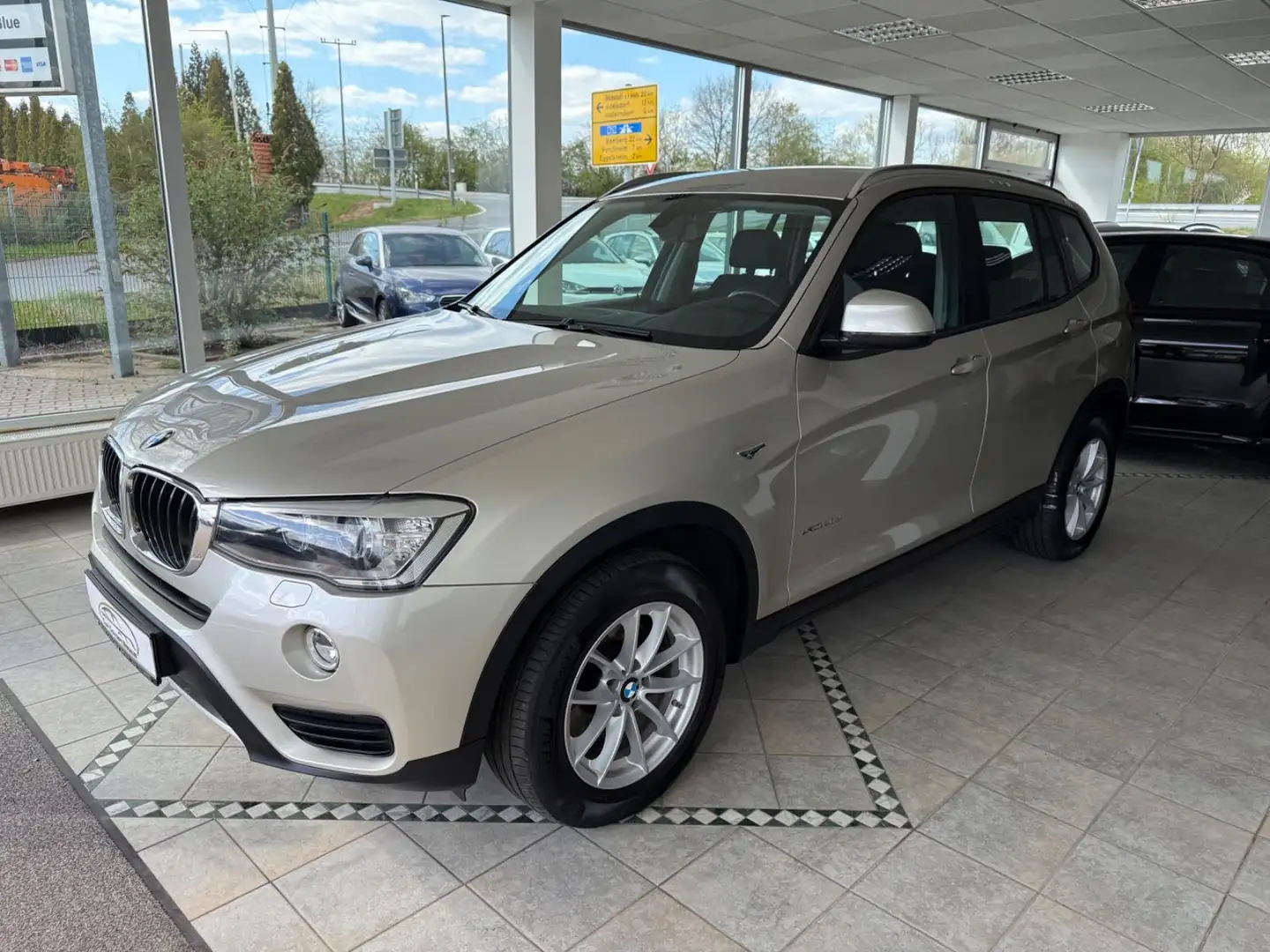 BMW X3 xDrive 20 d AHK TEMPO 1.HAND SH BMW Gümüş rengi - 1