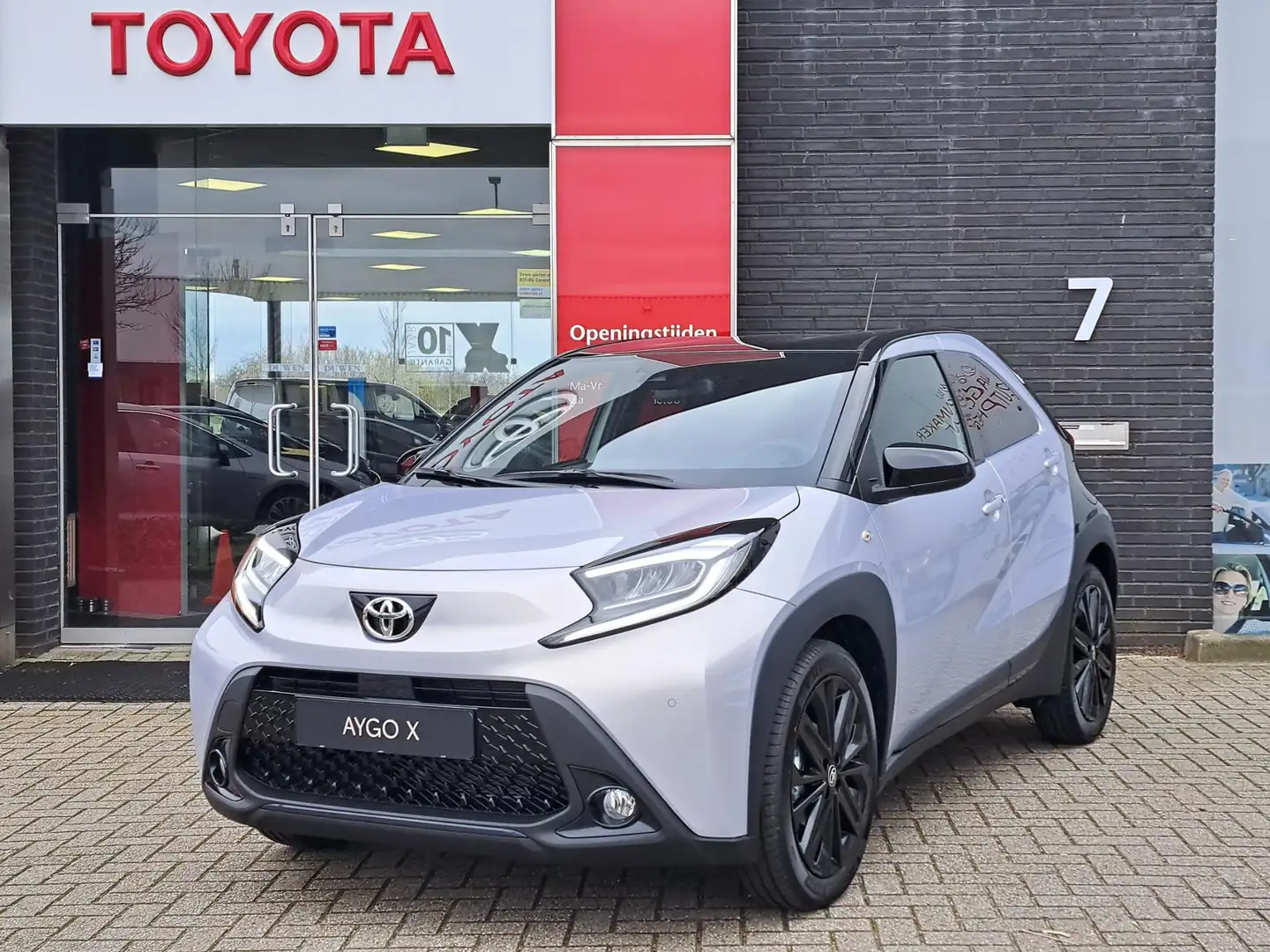 Toyota Aygo X JBL NIEUW DIRECT LEVERBAAR! JBL-AUDIO KEYLESS STOE Paars - 1