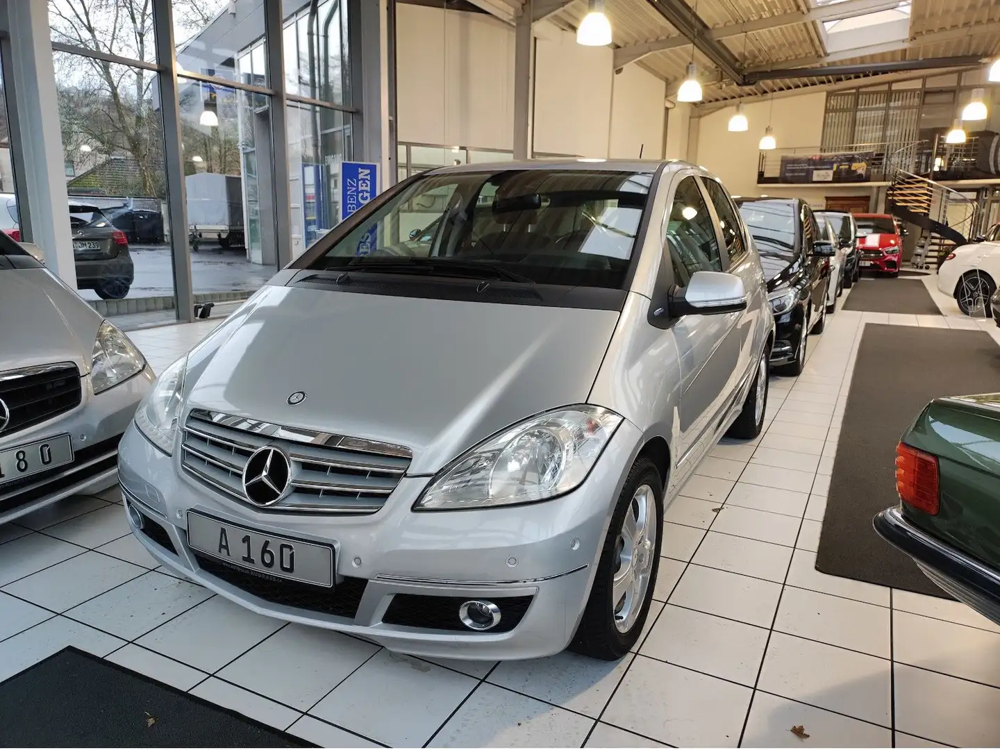 Mercedes-Benz A 160 AVANTGARDE PTS TEILLEDER SHZ ALU Argent - 1