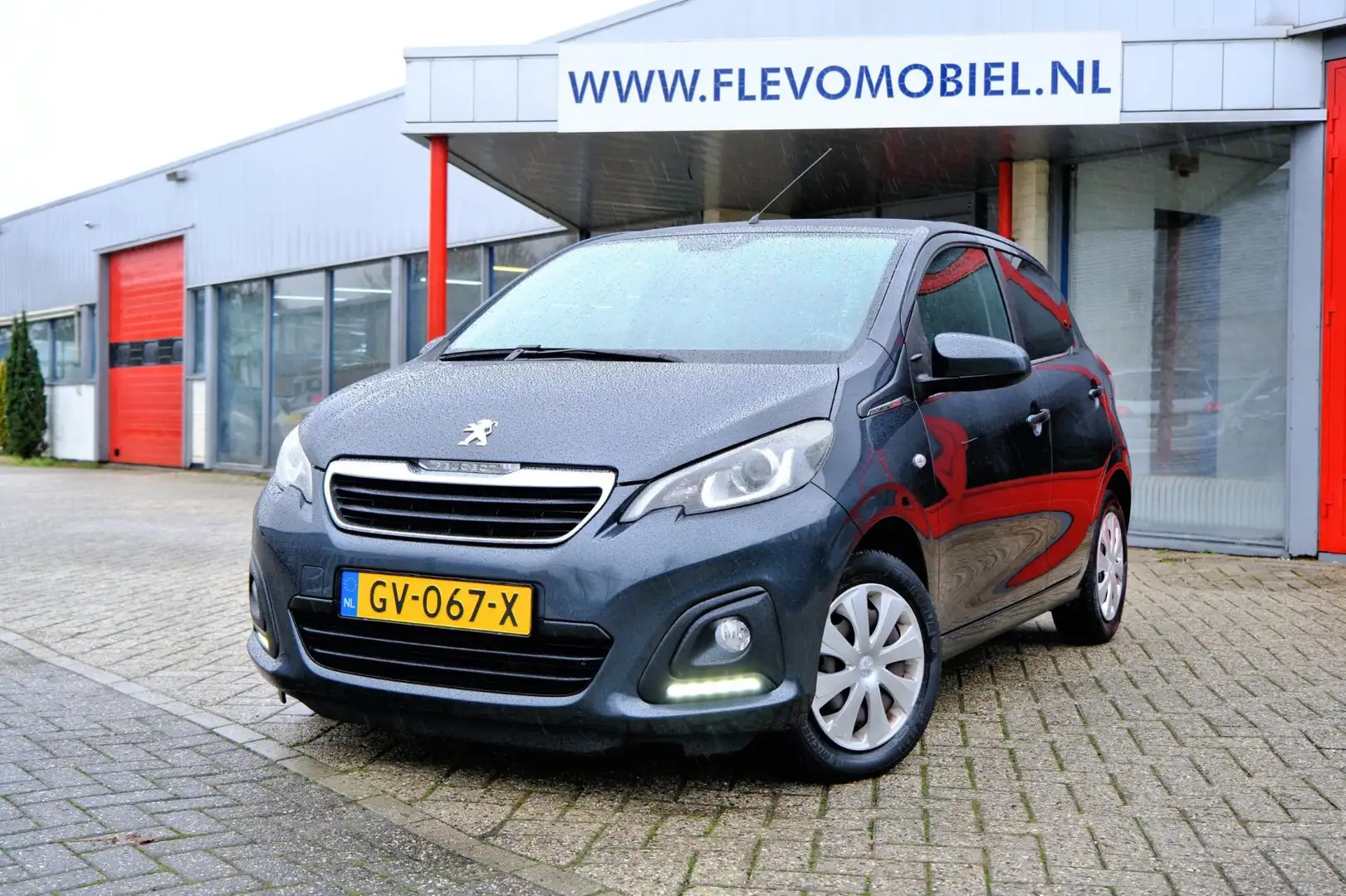 Peugeot 108 1.0 VTi Active 5-drs *78.375km!* Airco|LED dagrij Grijs - 1