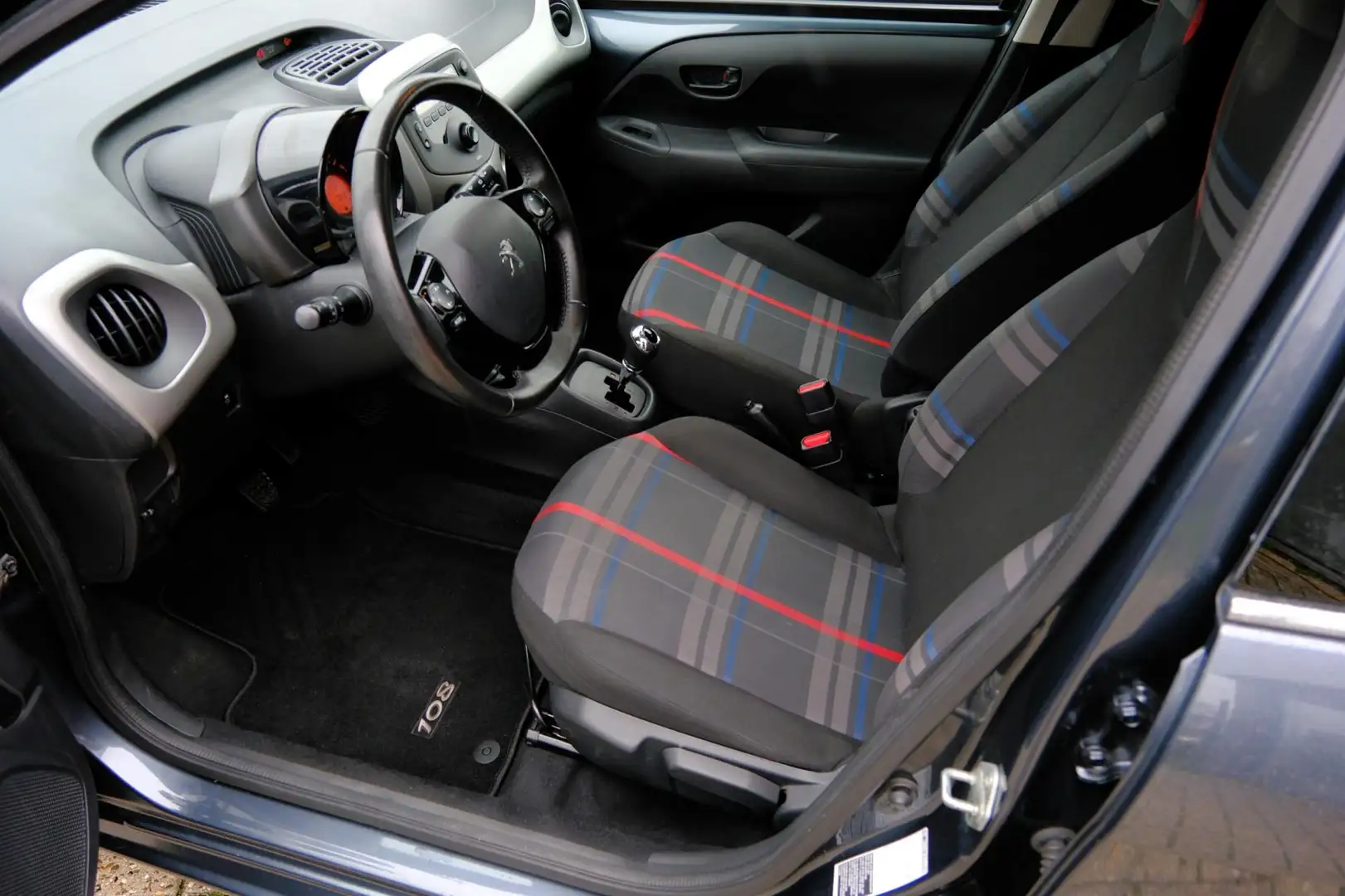 Peugeot 108 1.0 VTi Active 5-drs *78.375km!* Airco|LED dagrij Grijs - 2