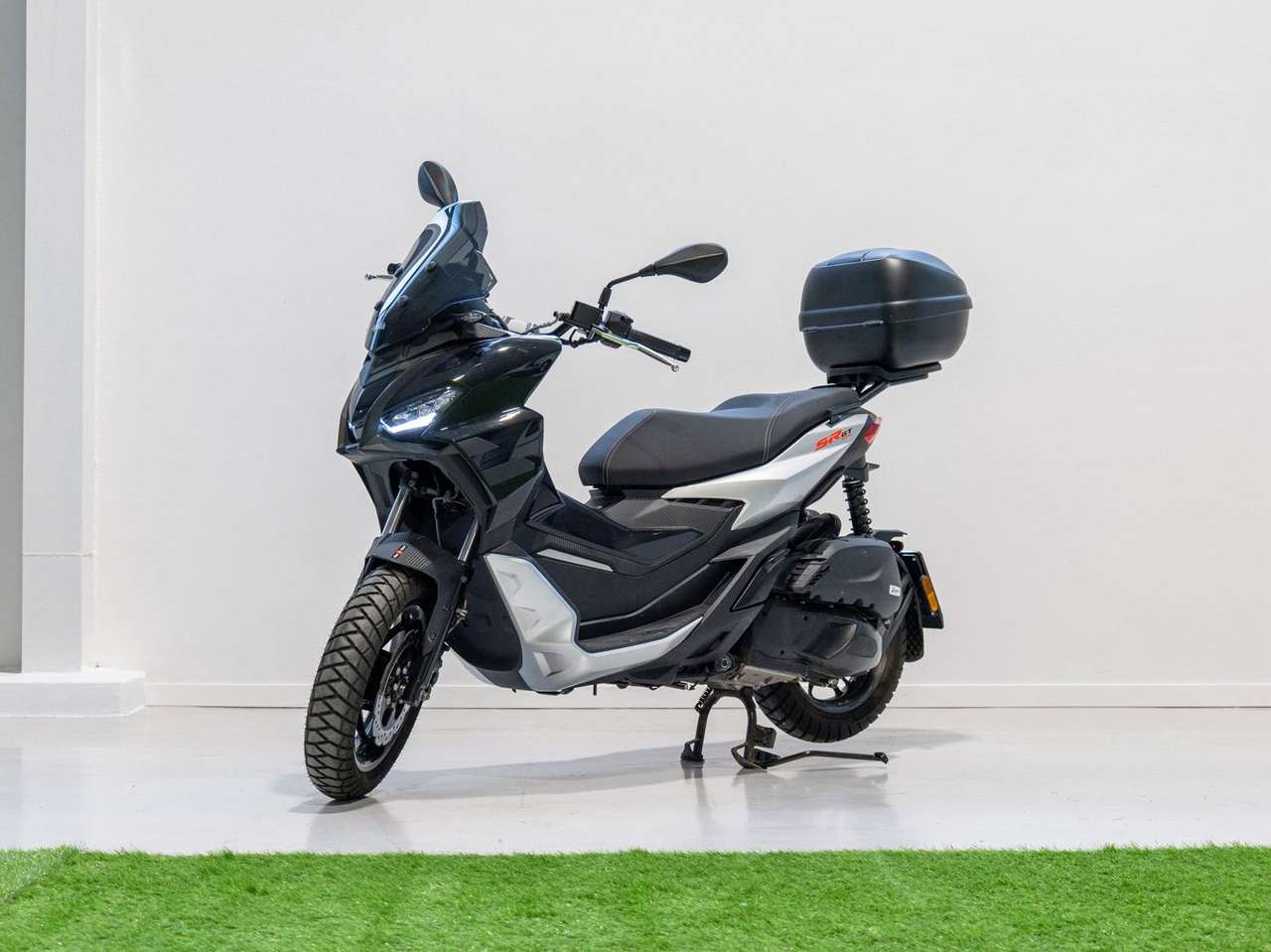 Aprilia SR GT 125 SR GT 125 CBS E5 BLACKSILVER