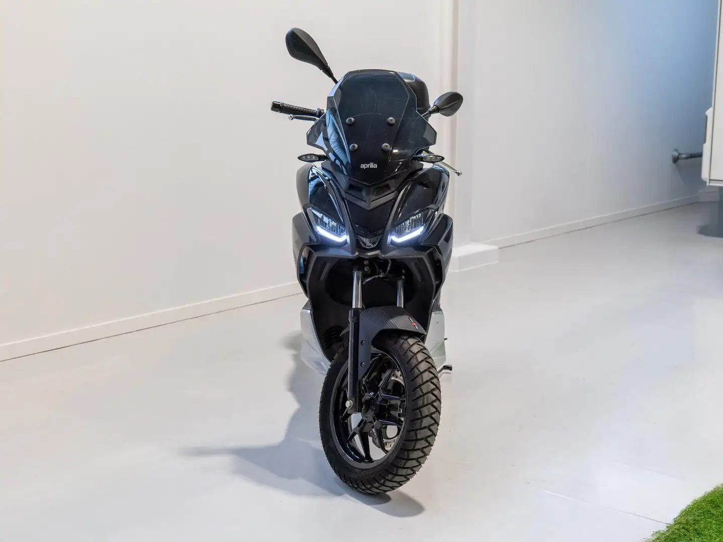 Aprilia SR GT 125 SR GT 125 CBS E5 BLACKSILVER Nero - 2