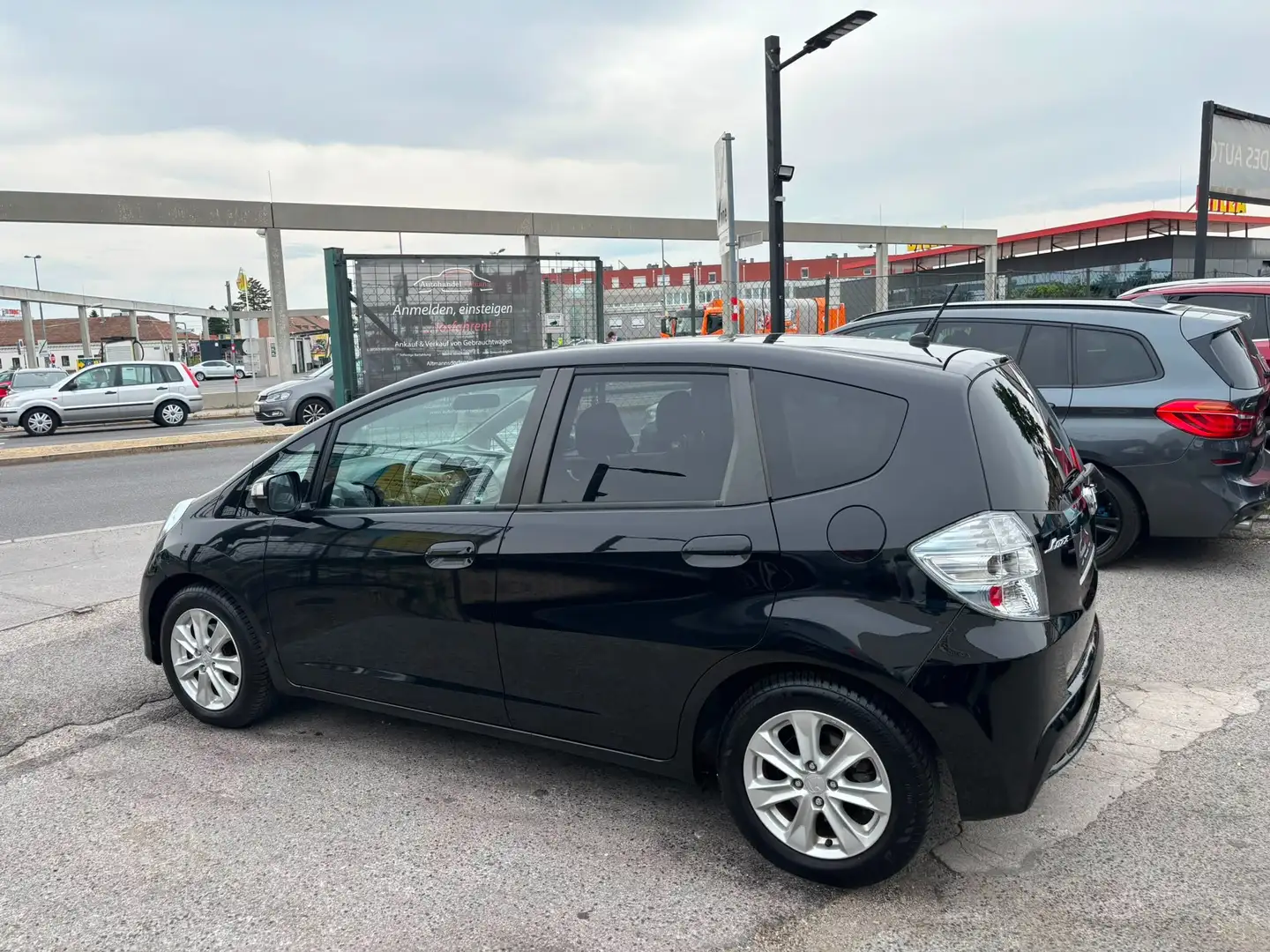 Honda Jazz 1,3 Hybrid Ele. (Voll fahrbereit, Batterie-Fehler) Schwarz - 2