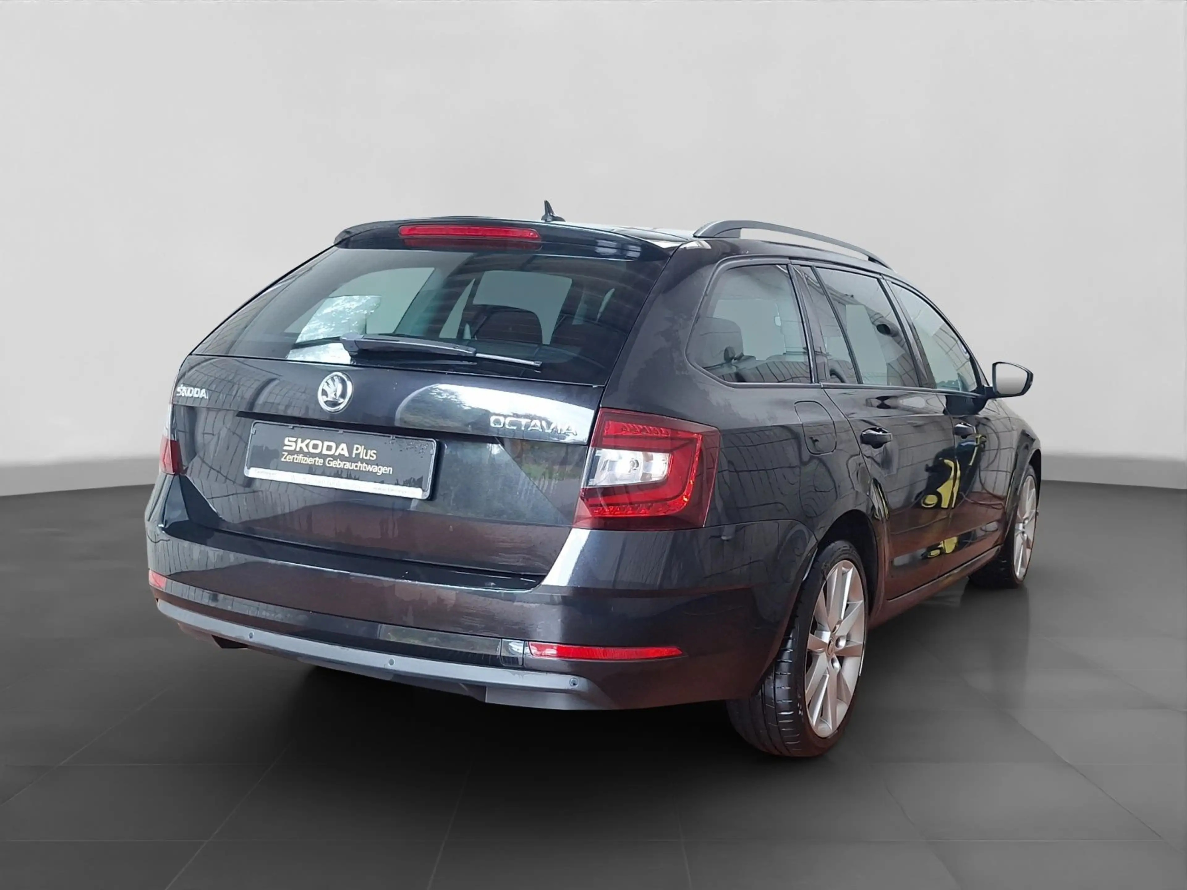 Skoda Octavia Combi 2.0 TSI DSG SOLEIL AHK LM18 eKLAPP — photo 3