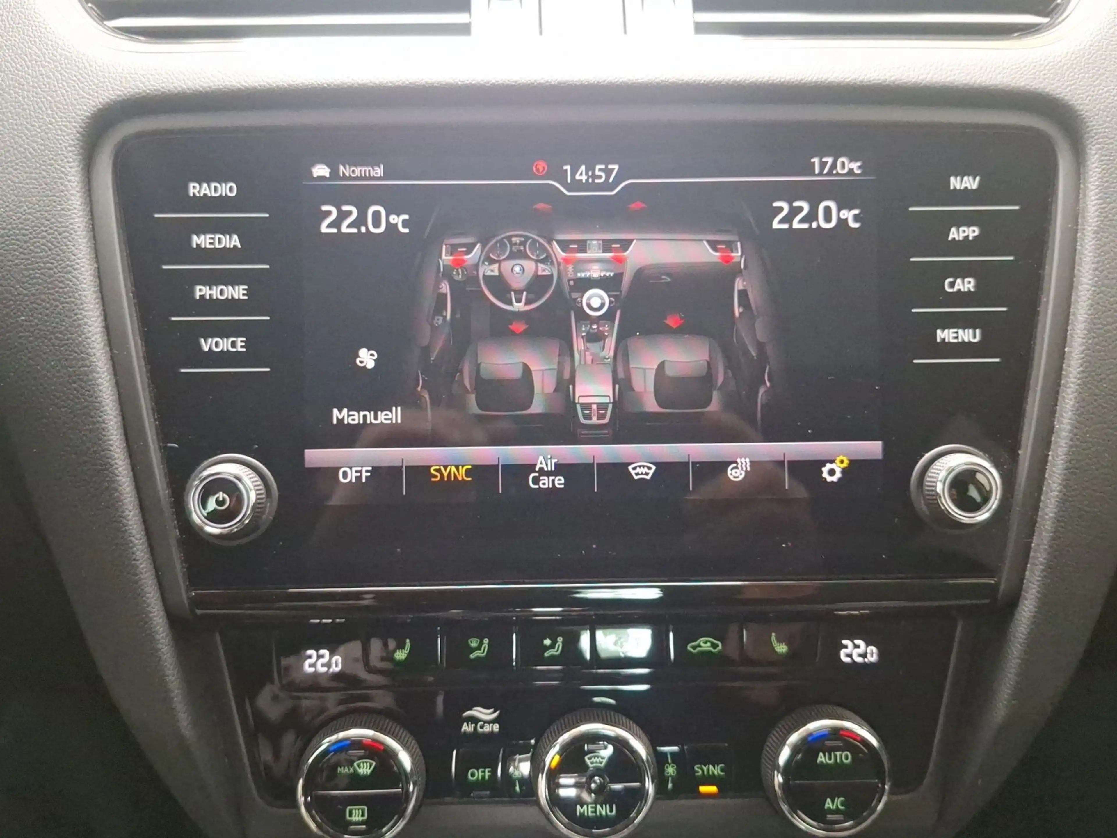 Skoda Octavia Combi 2.0 TSI DSG SOLEIL AHK LM18 eKLAPP — photo 13