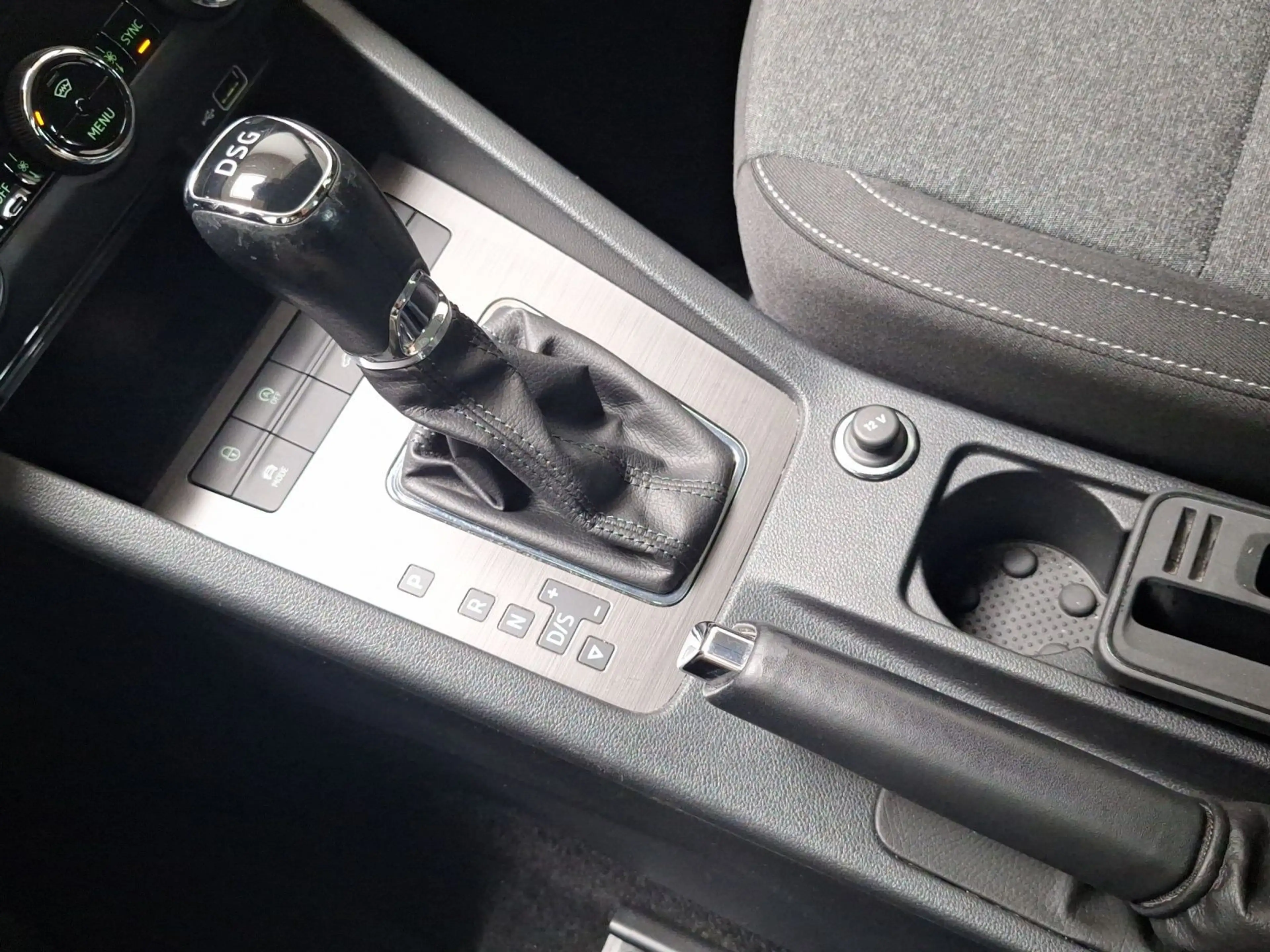 Skoda Octavia Combi 2.0 TSI DSG SOLEIL AHK LM18 eKLAPP — photo 11