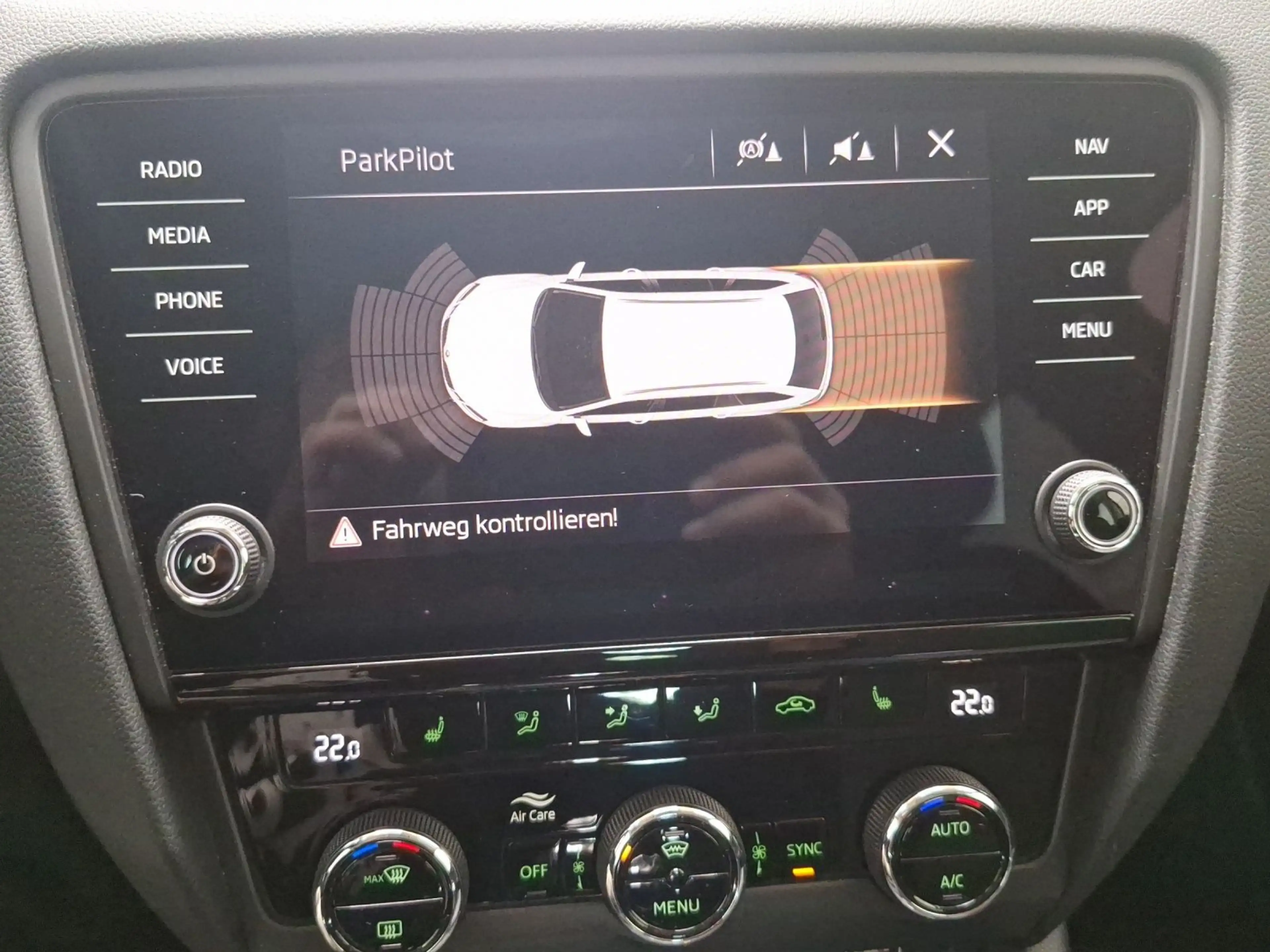 Skoda Octavia Combi 2.0 TSI DSG SOLEIL AHK LM18 eKLAPP — photo 14