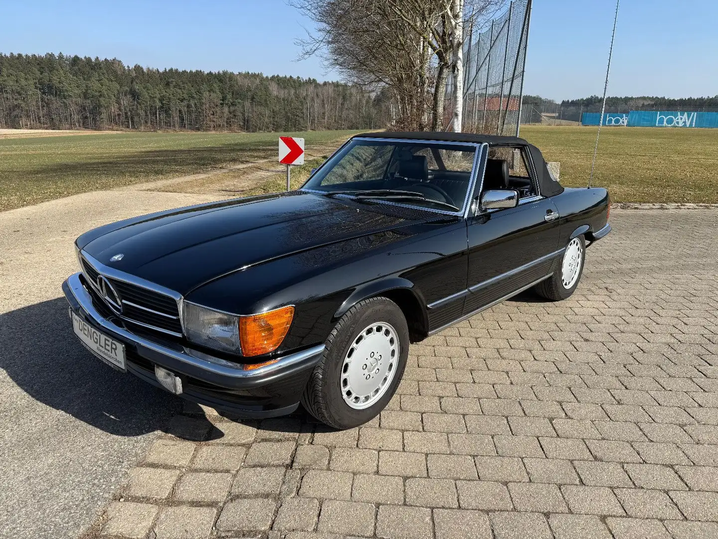 Mercedes-Benz 300 SL R107, Traumzustand,deutsches Auto! Černá - 2