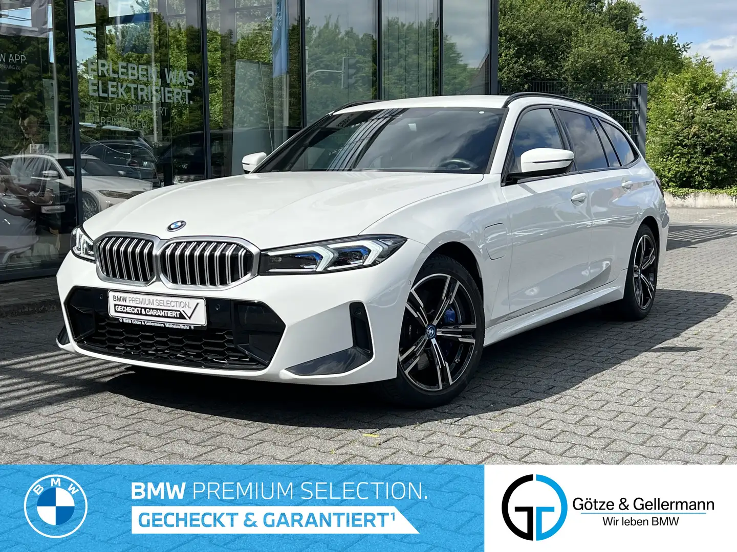BMW 330 e Touring M Sport //HeadUp Adapt.LED AHK Weiß - 1