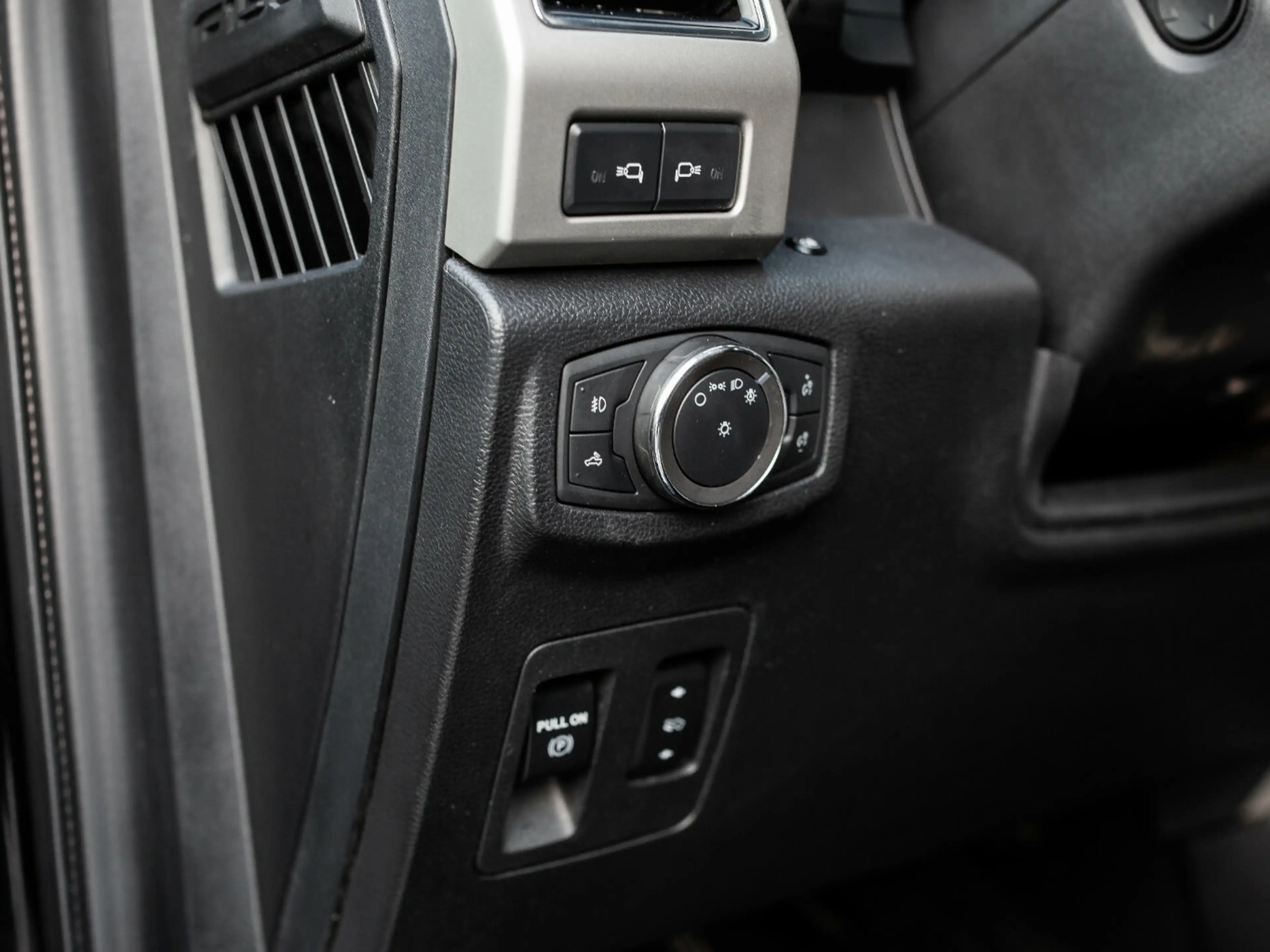 Ford F 150 5.0l V8 Lariat 4x4 — photo 15
