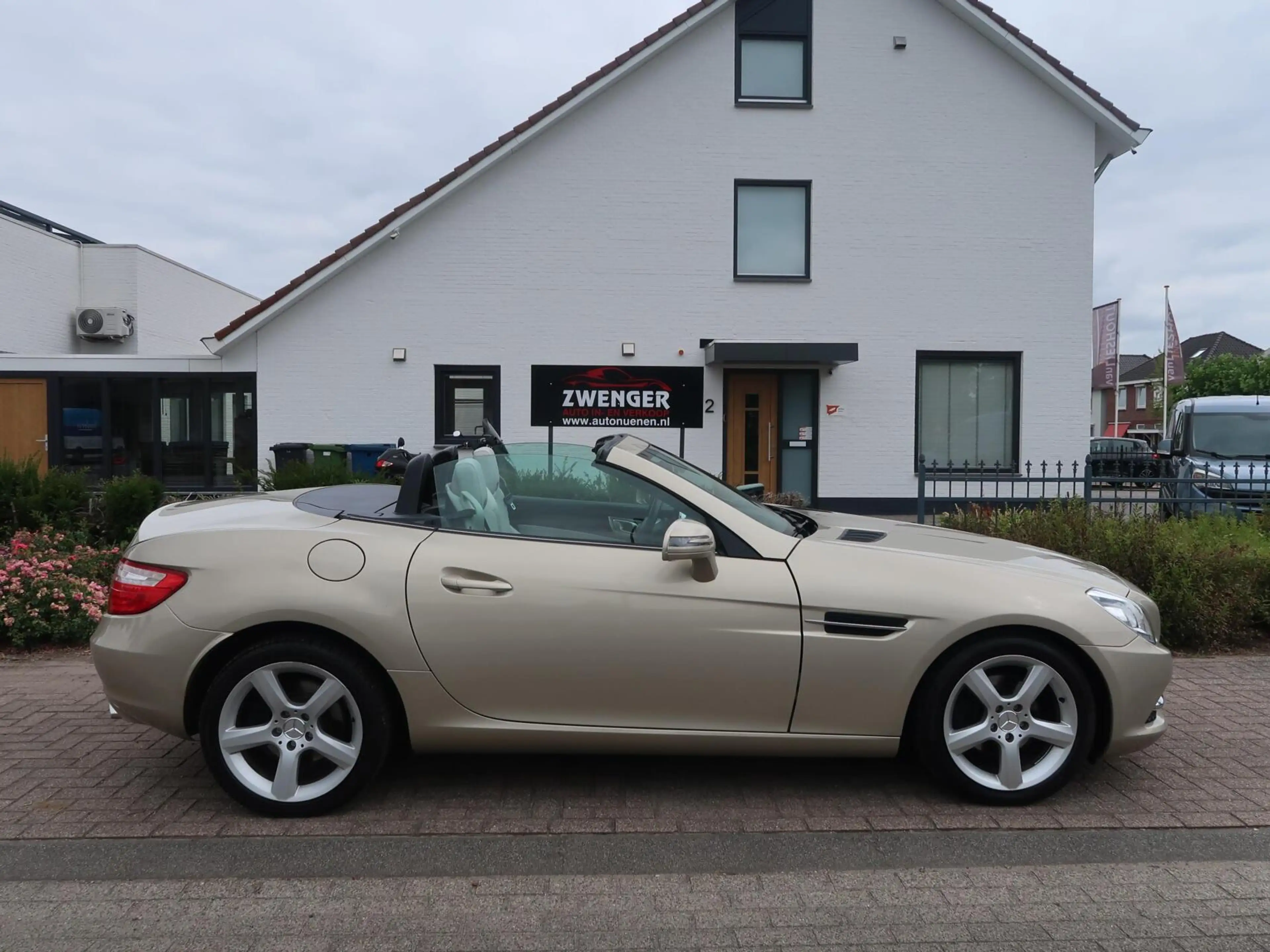 Mercedes-Benz SLK 200 Aut MAGIC SKY-PANORAMADAK|CARPLAY|VLEUGELDEUREN|AI — photo 5