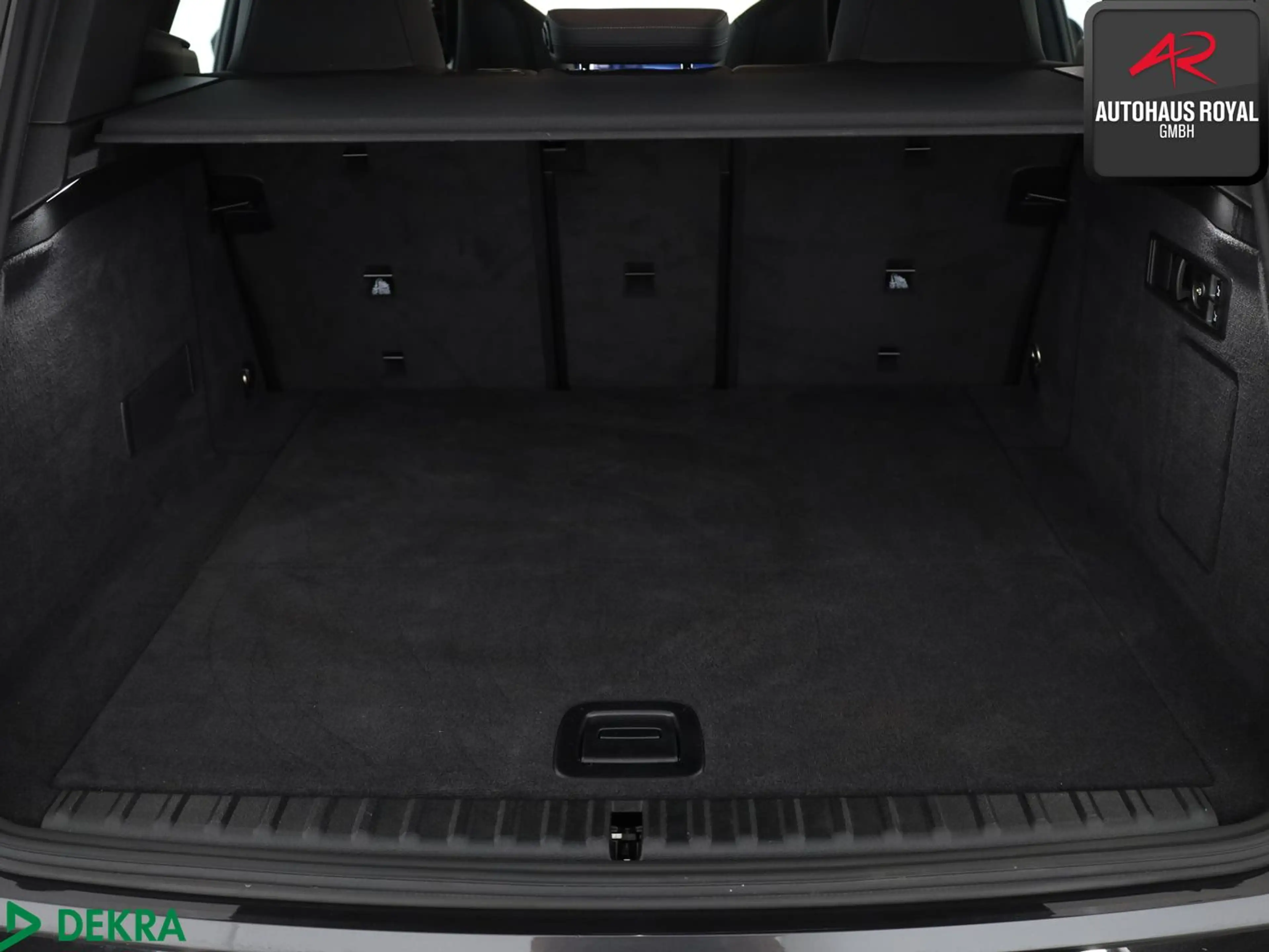 BMW iX xDrive50 SPORT SKYLOUNGE,360GRAD,SITZKLIMA,SH — photo 13