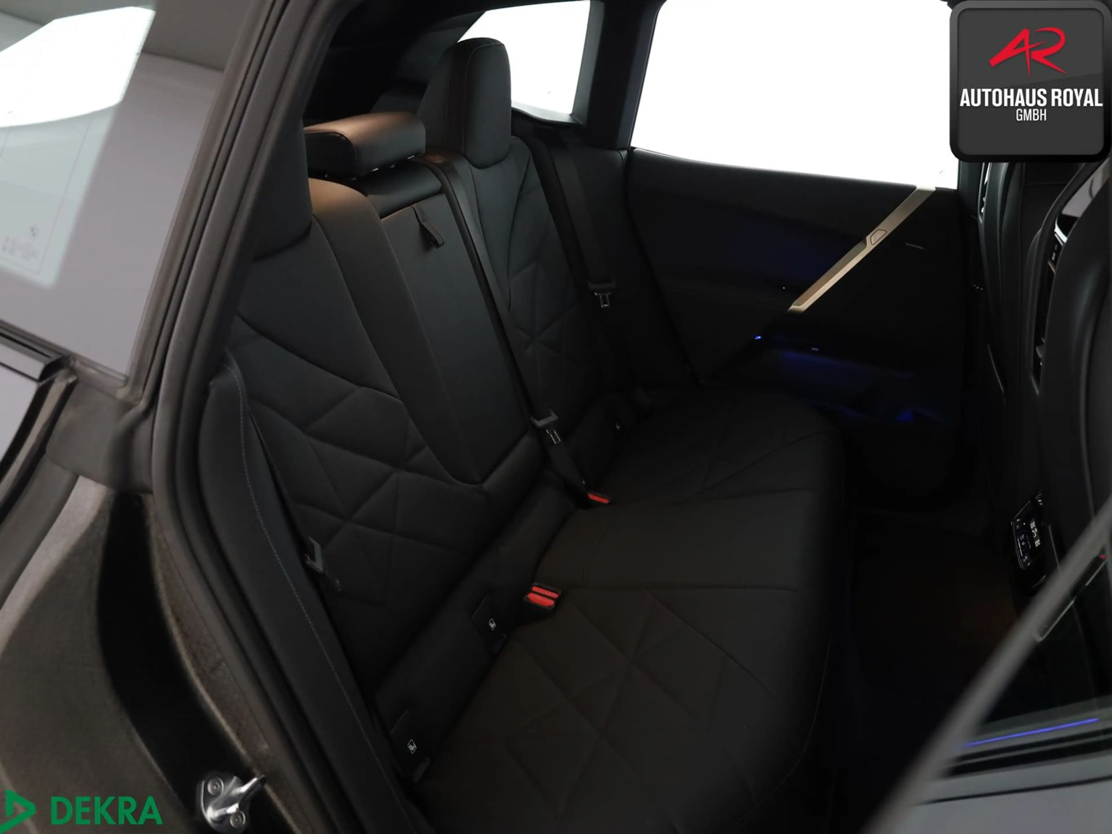 BMW iX xDrive50 SPORT SKYLOUNGE,360GRAD,SITZKLIMA,SH — photo 12