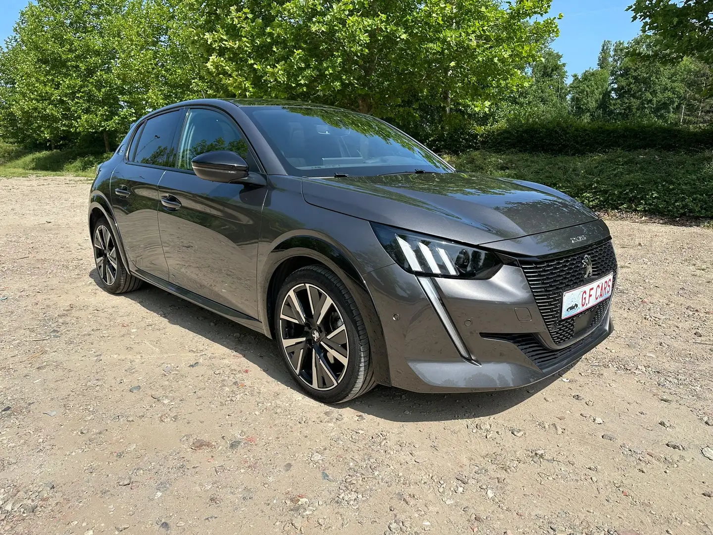 Peugeot 208 1.2 PureTech GT Grau - 1