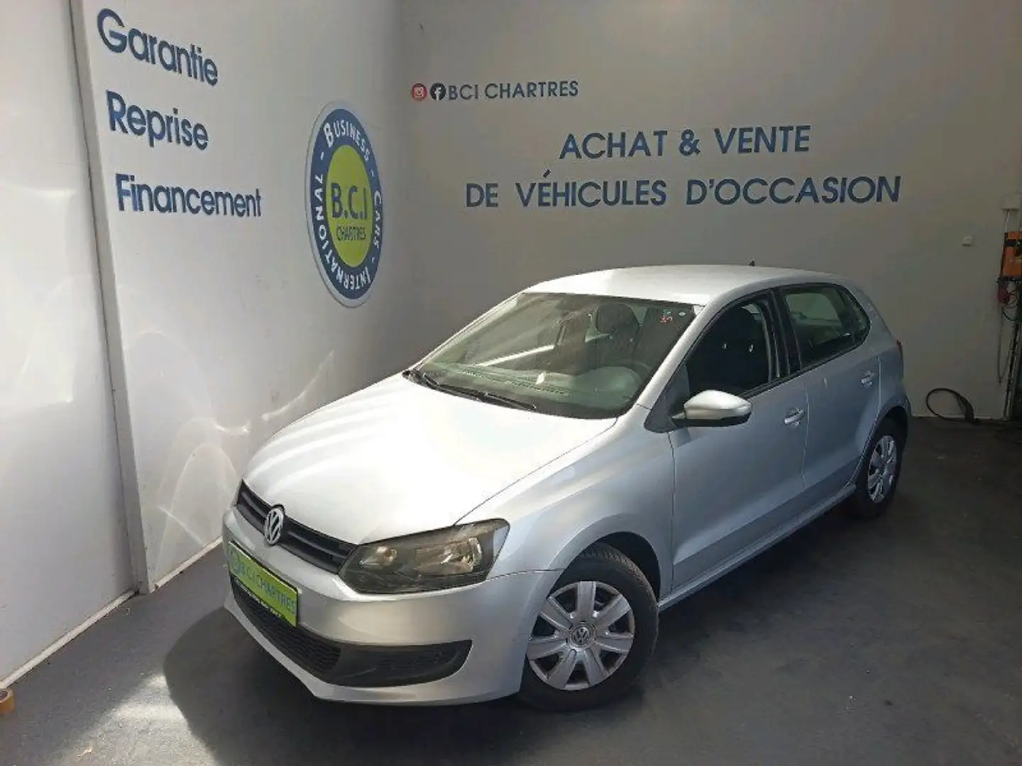 Volkswagen Polo 1.2 60CH TRENDLINE 5P Gris - 1