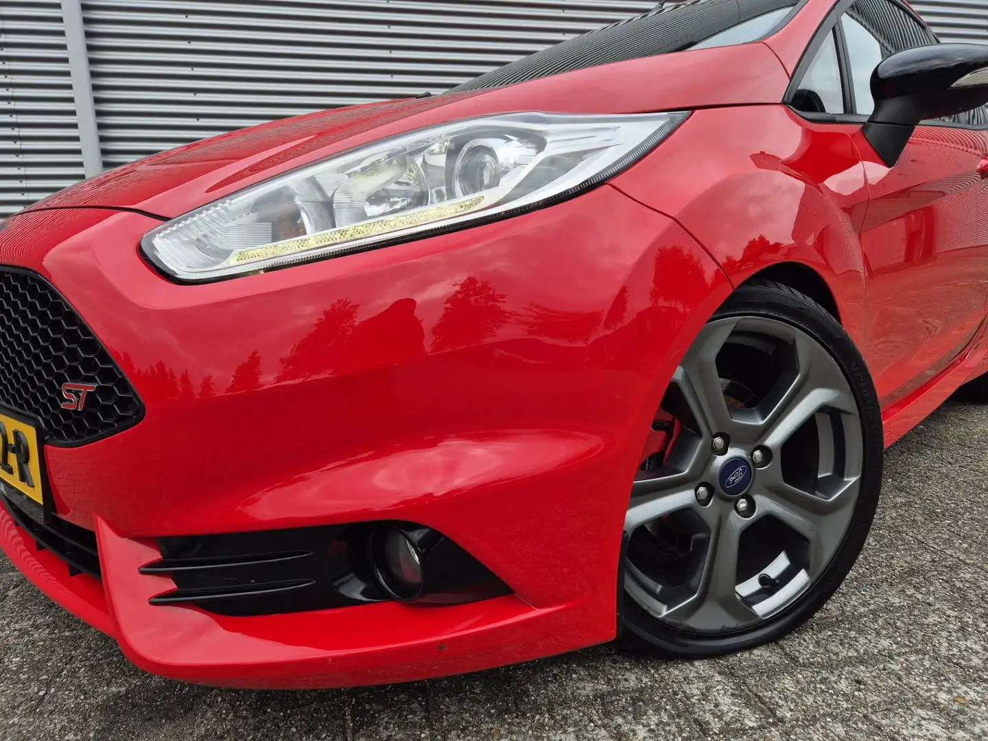 Ford Fiesta 1.6 ST2,airco,cruise,navigatie/camera,stoelverwarm Rojo - 2