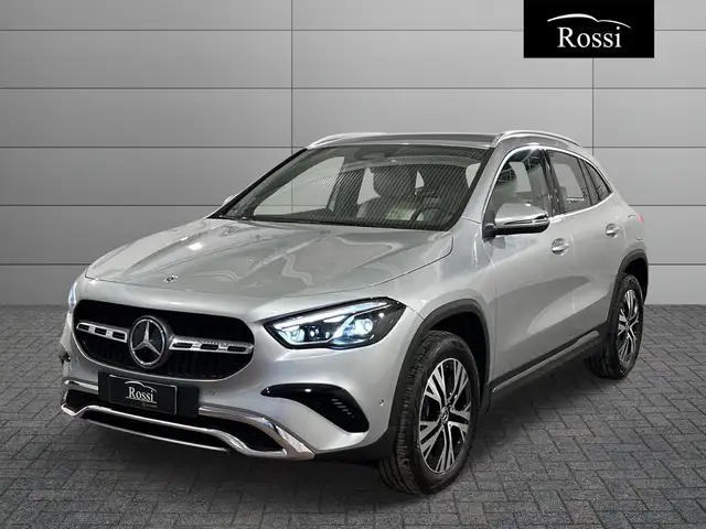 Mercedes-Benz GLA 180 d Automatic