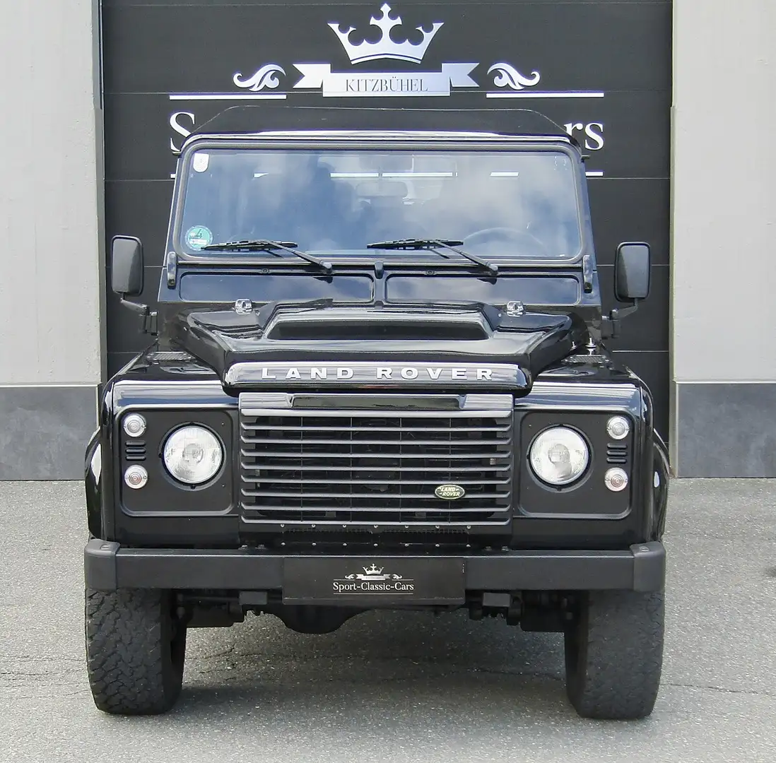 Land Rover Defender 110" Station Wagon E 2,4 TD Schwarz - 2