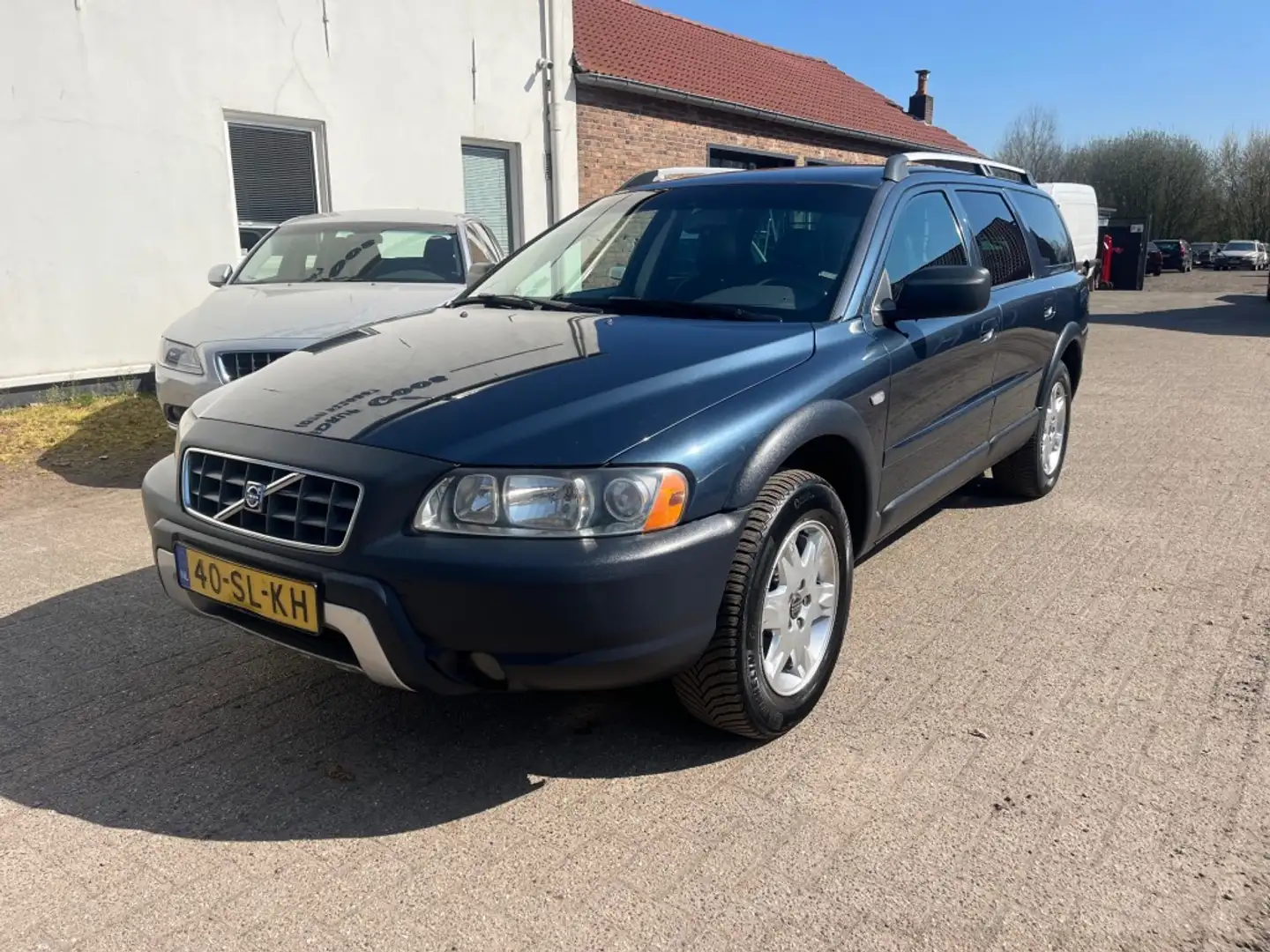 Volvo XC70 2.5 T Schuifdak PDC Trekhaak Kék - 1