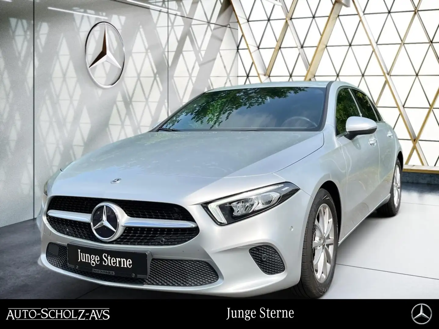Mercedes-Benz A 200 Kompaktlimousine Progressive *Sitzheizung* Zilver - 1