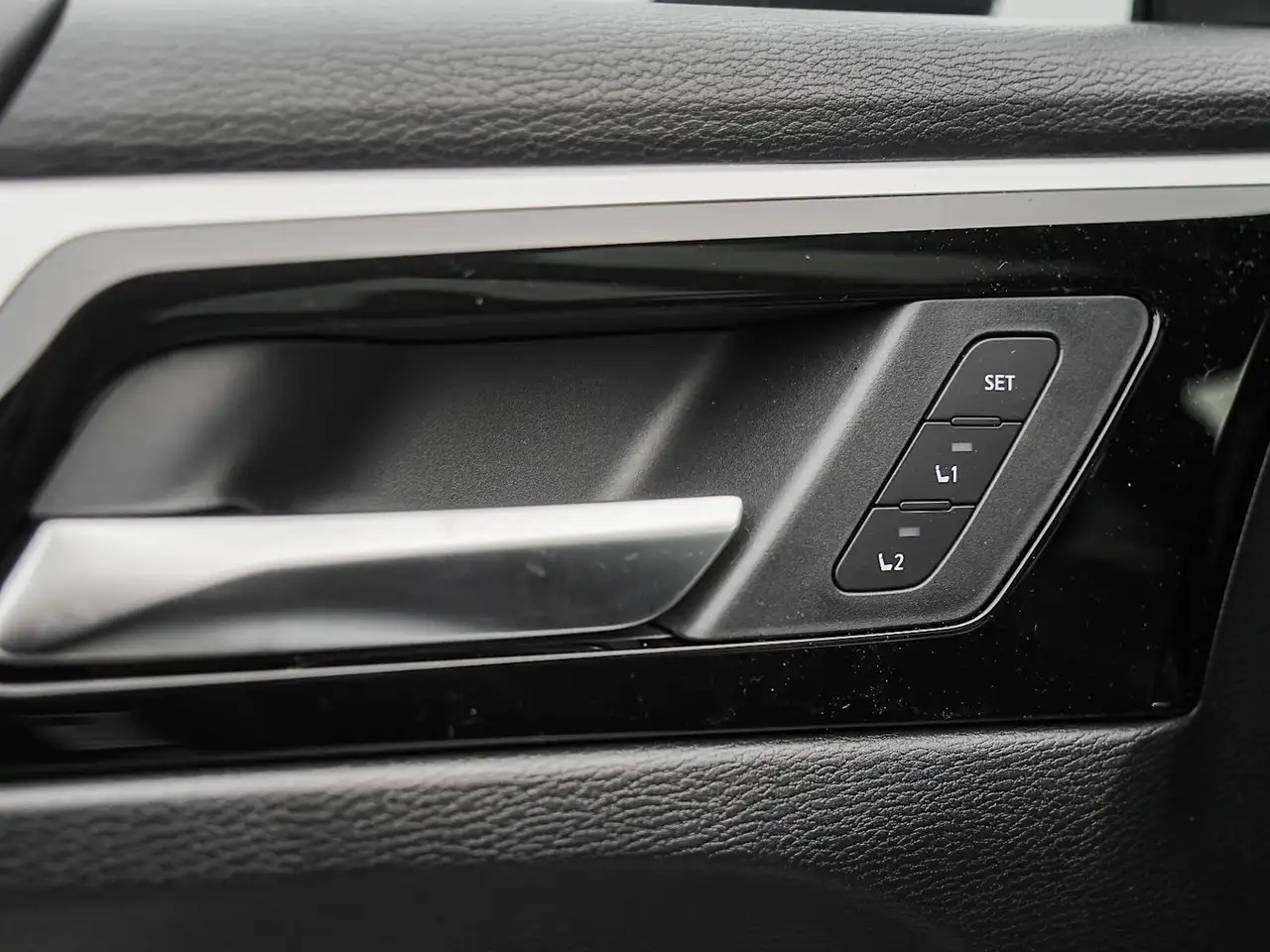 Mitsubishi Outlander снимка Mitsubishi Outlander