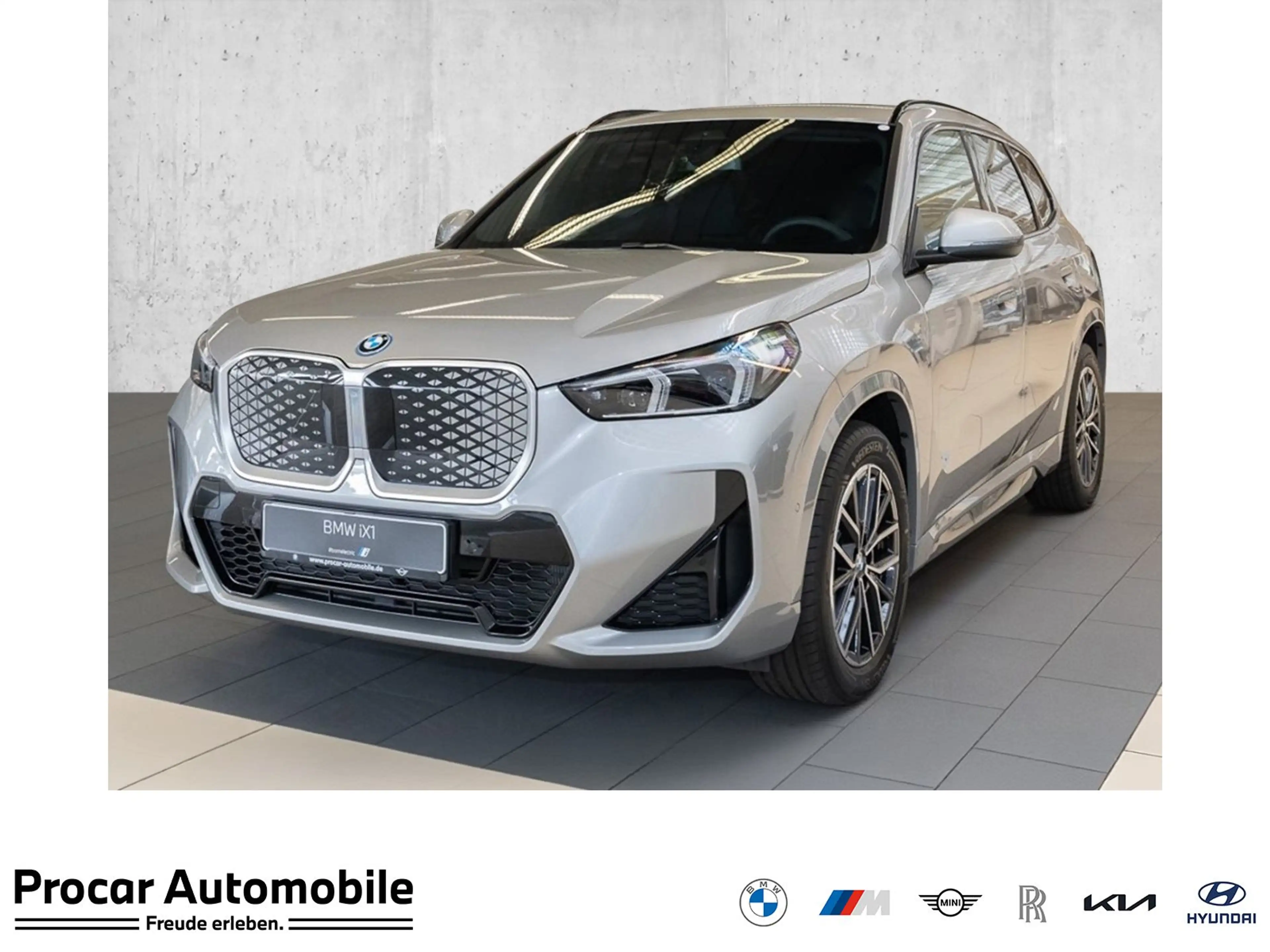 BMW iX1 eDrive20 M Sport AHK RFK NAVI Standh. LED