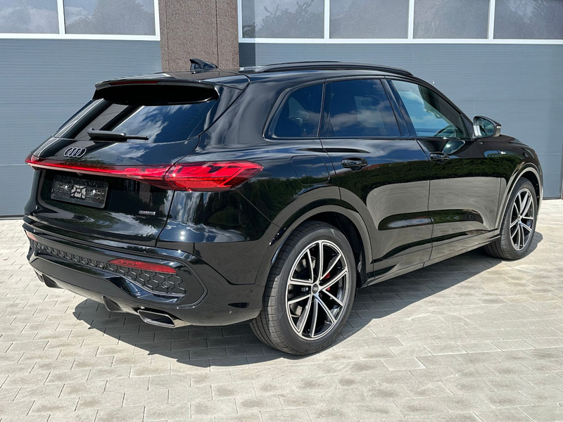 Audi Q5 SUV TFSI quattro LUFTFWK/360°/AHK/LEDER S — photo 4