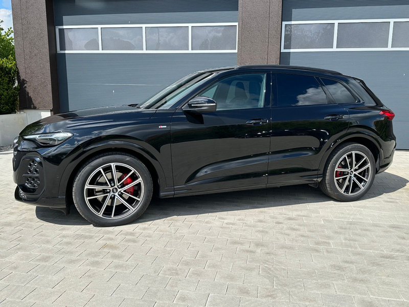 Audi Q5 SUV TFSI quattro LUFTFWK/360°/AHK/LEDER S — photo 3