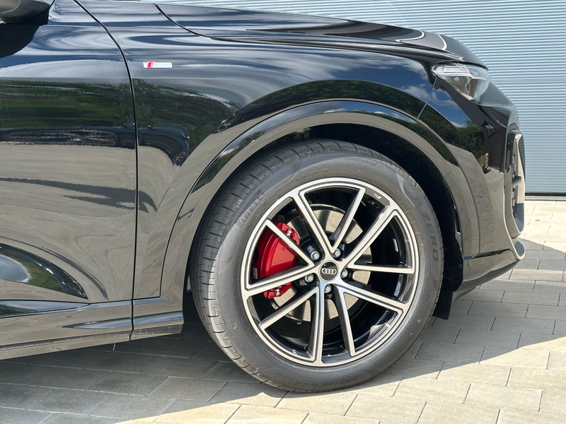 Audi Q5 SUV TFSI quattro LUFTFWK/360°/AHK/LEDER S — photo 7