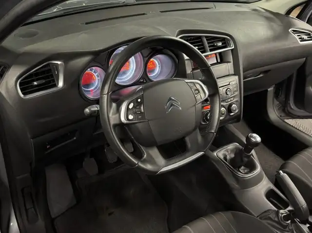 Citroen C4 view 12