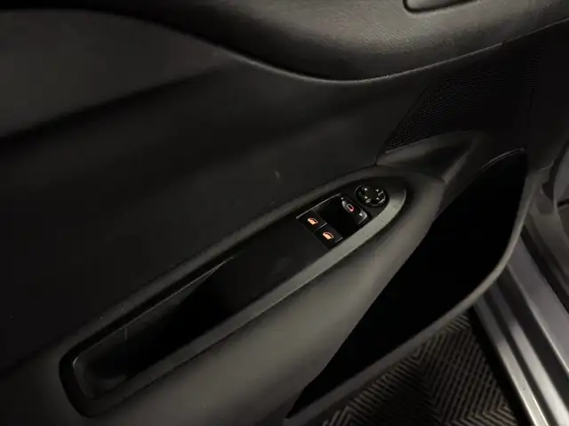 Citroen C4 view 11