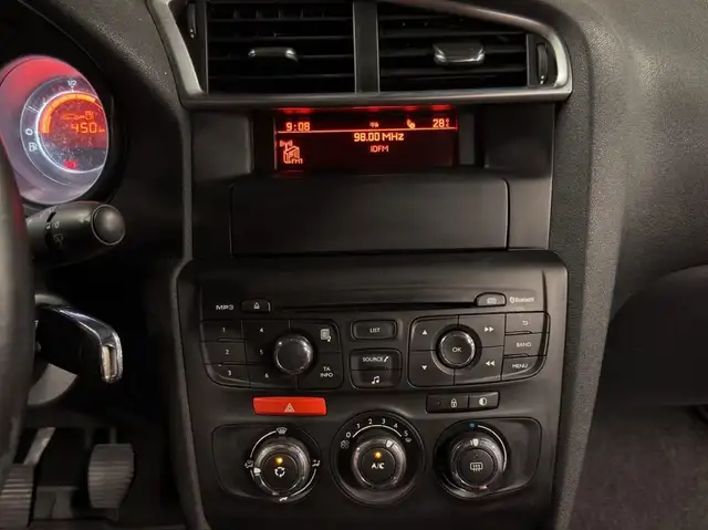 Citroen C4 view 23
